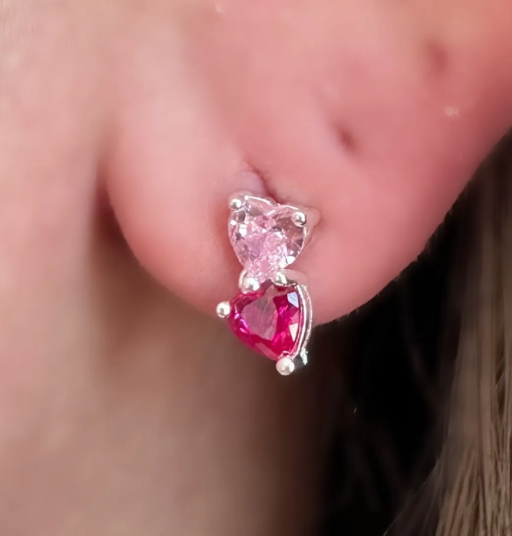 BRINCO PRATA 2 CORAÇÃO ZIRCONIA VERMELHA E ROSA