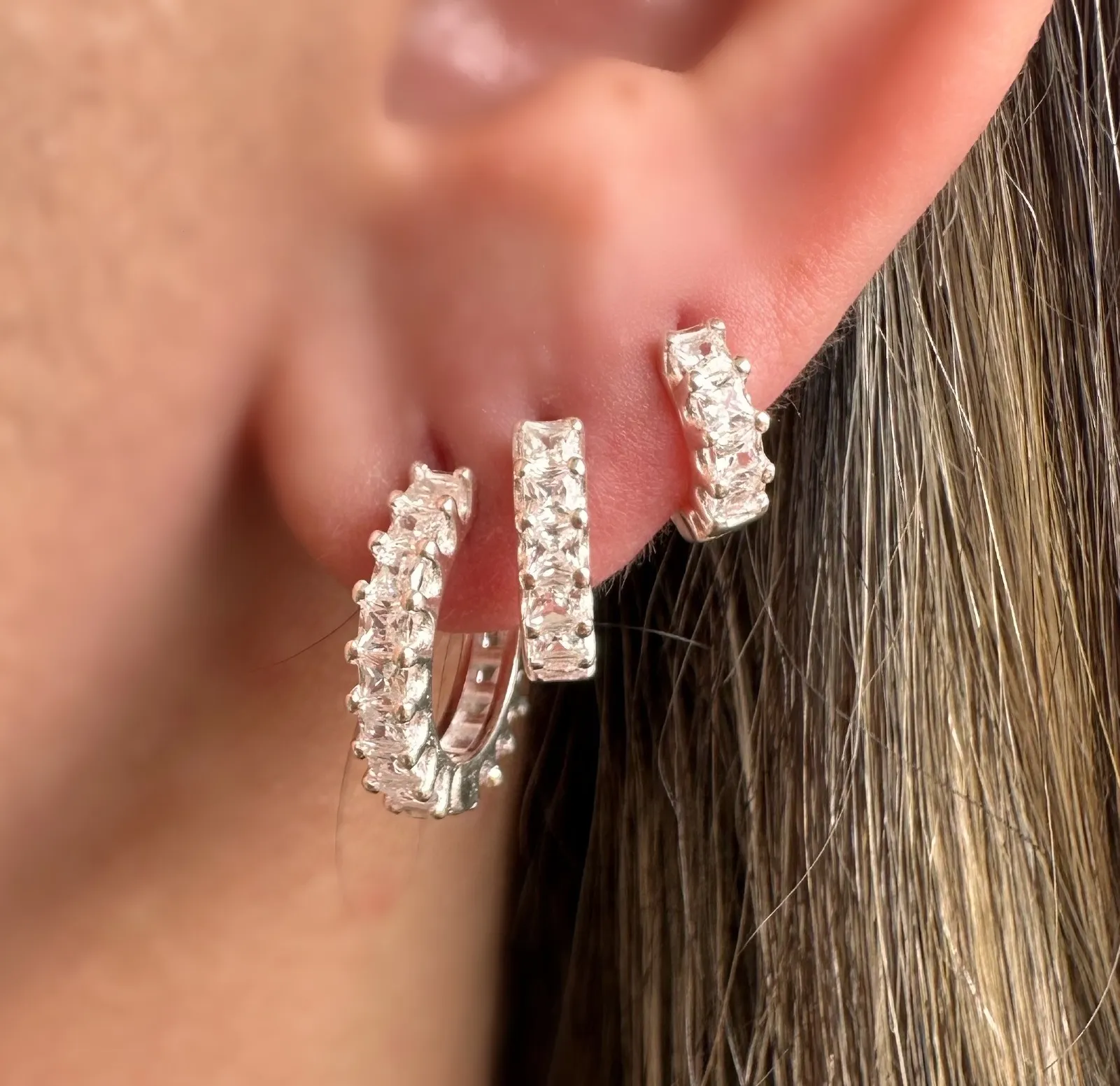 BRINCO PRATA TRIO ARGOLA CRAVEJADA CRISTAL