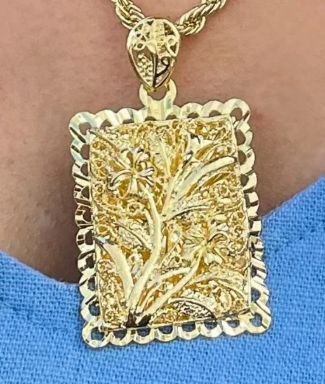PINGENTE QUADRADO FLOR RENDA DIAMANTADO