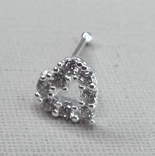 PIERCING PRATA NARIZ CORAÇÃO CRAVEJADO