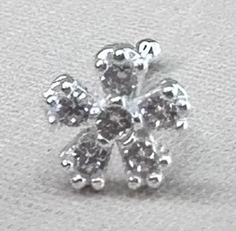 PIERCING PRATA FLOR CRAVEJADA