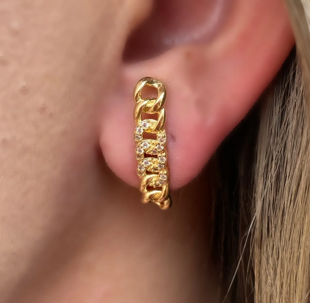 BRINCO EAR HOOK GRUMET CRAVEJADO