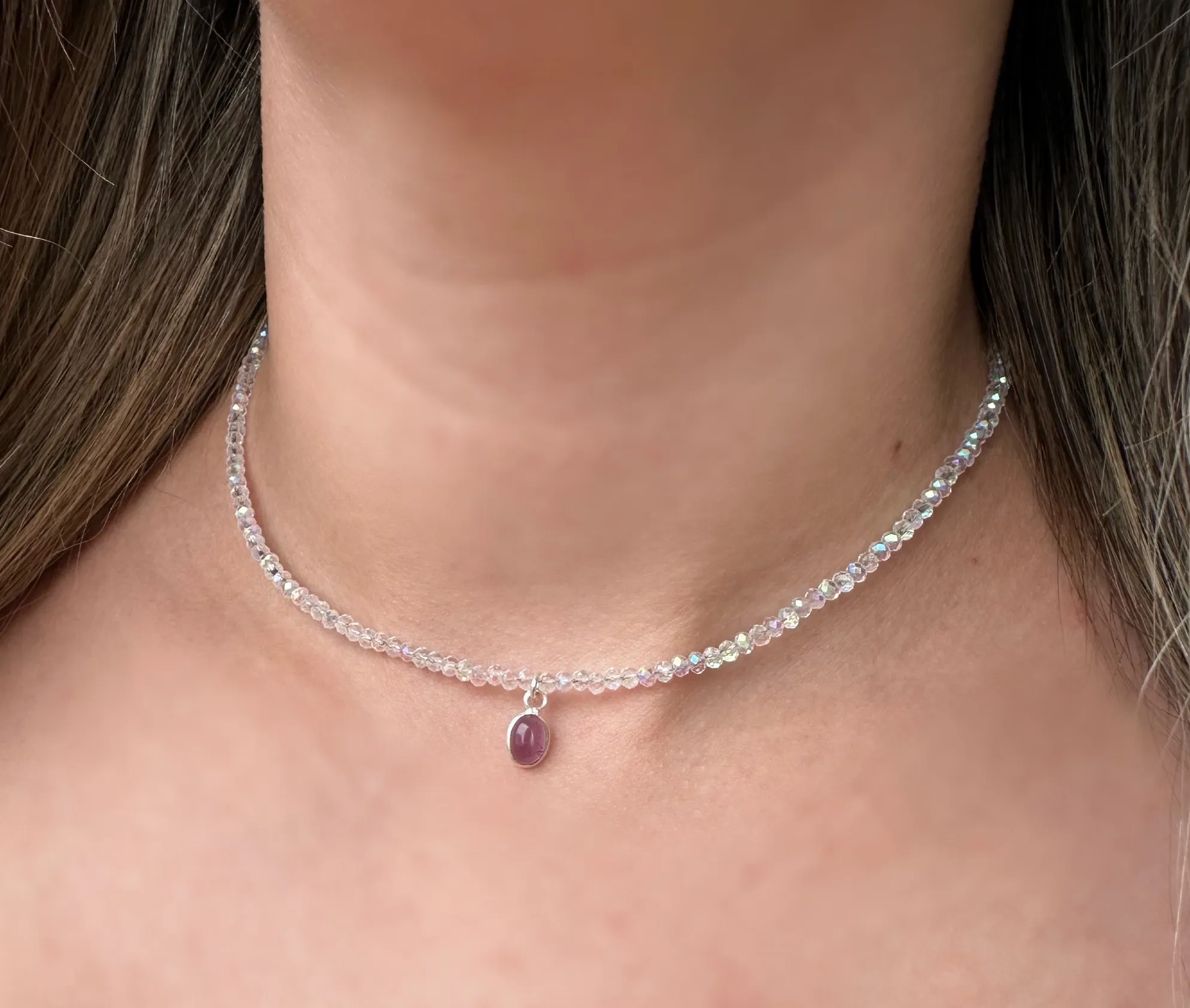 COLAR PRATA CRISTAL BOREAL COM PEDRA LILÁS