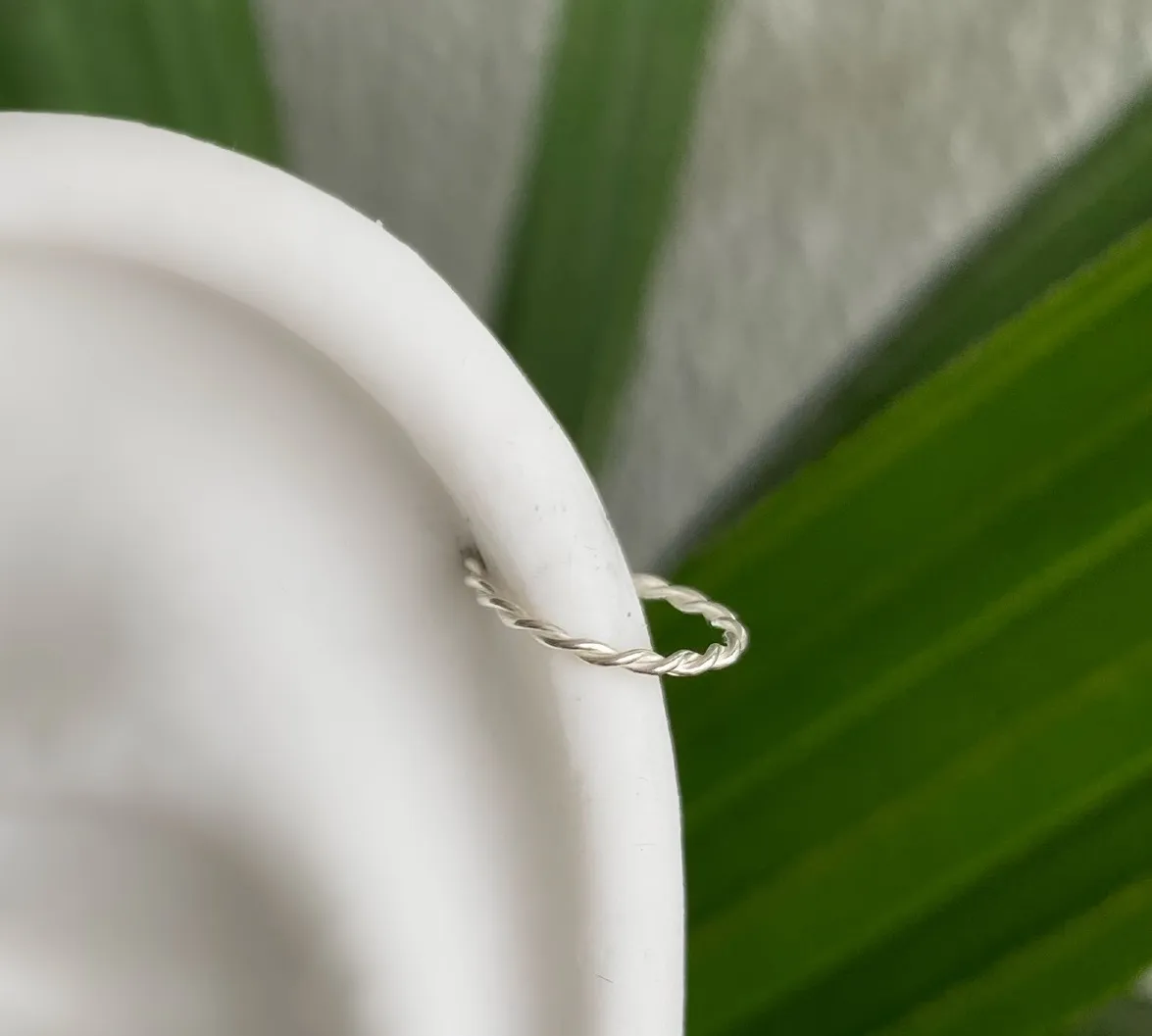 PIERCING PRATA FIO TORCIDO