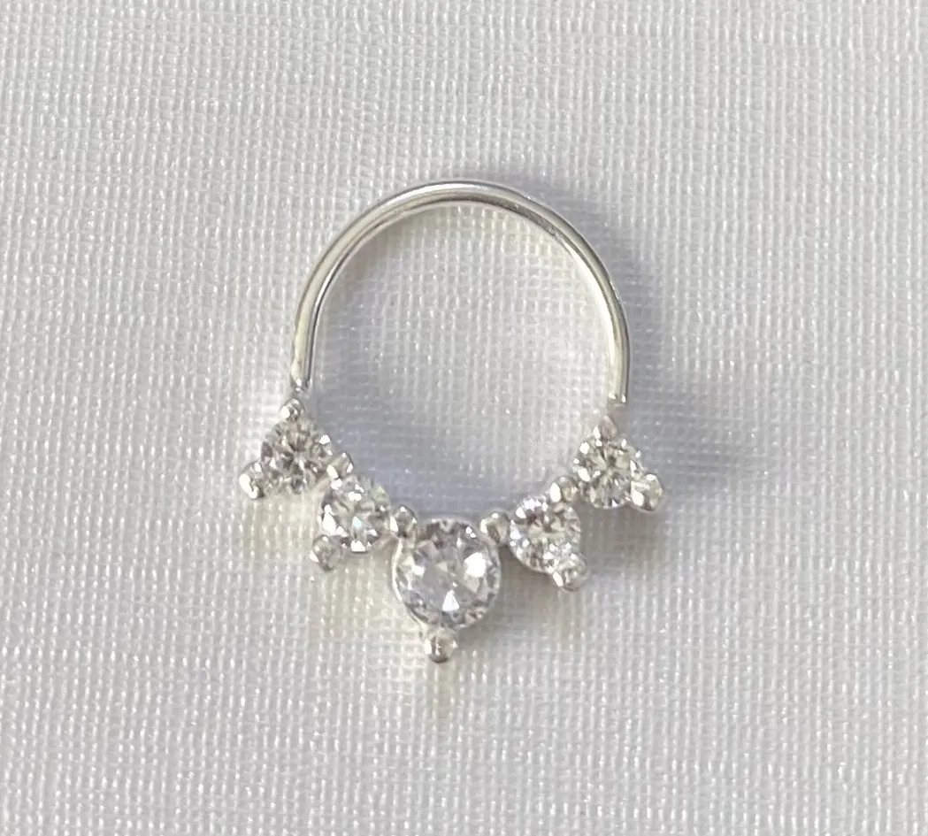 PIERCING PRATA ZIRCONIAS CRISTAIS
