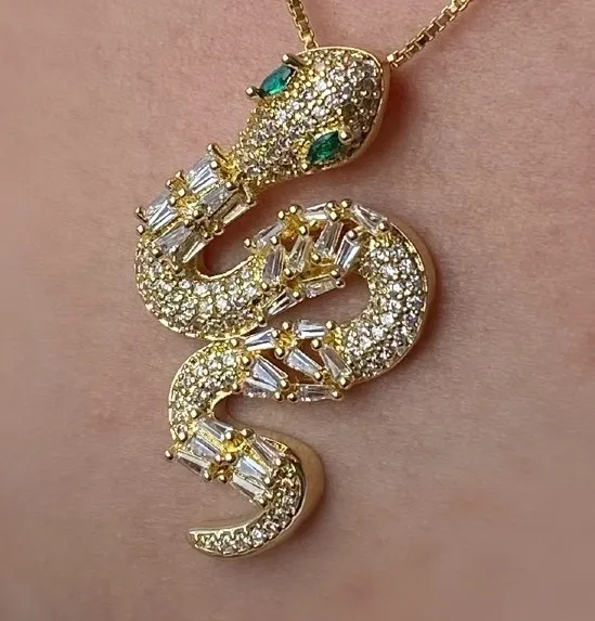 PINGENTE COBRA CRAVEJADA