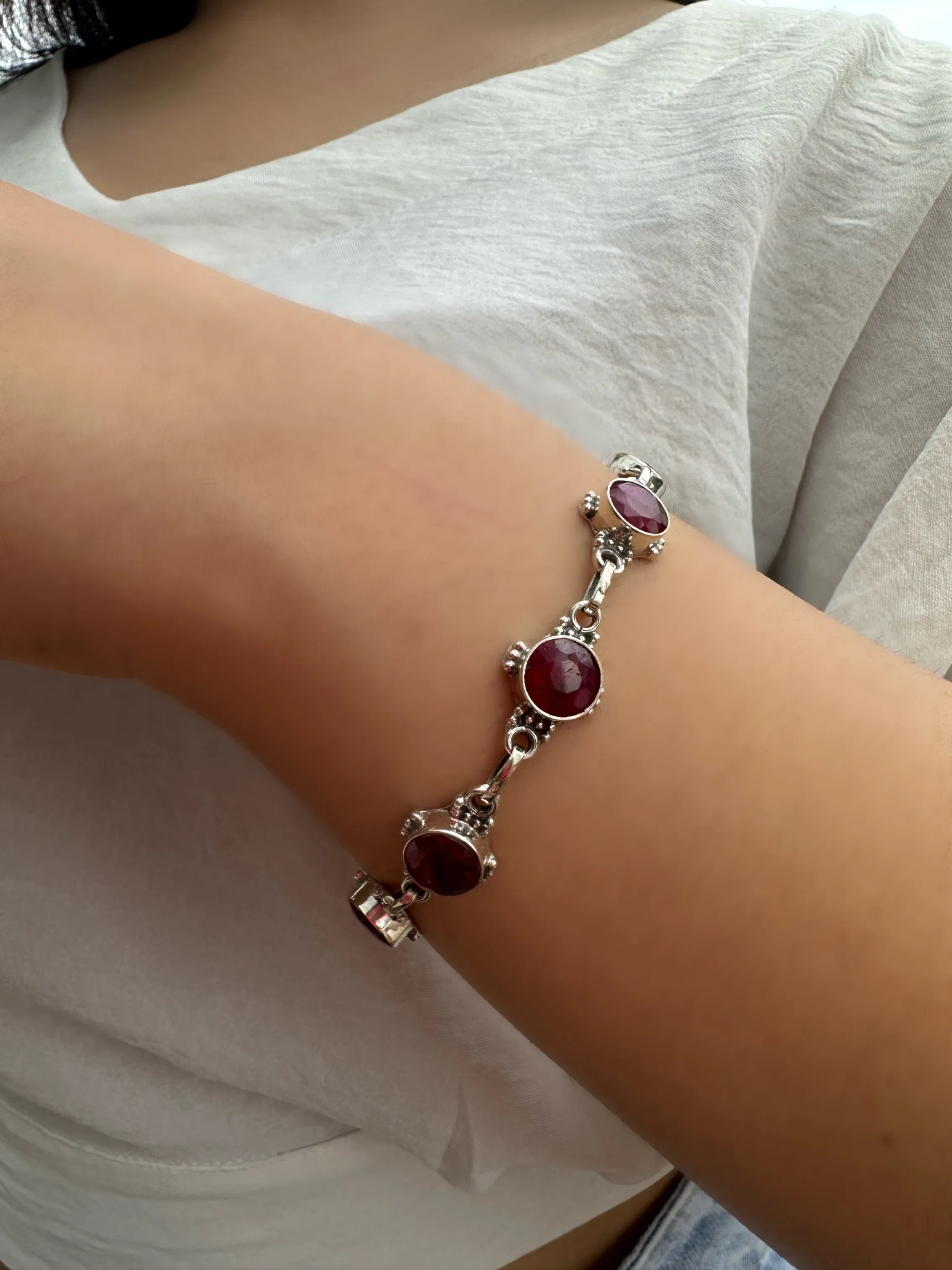 PULSEIRA PRATA PEDRA RUBI NATURAL