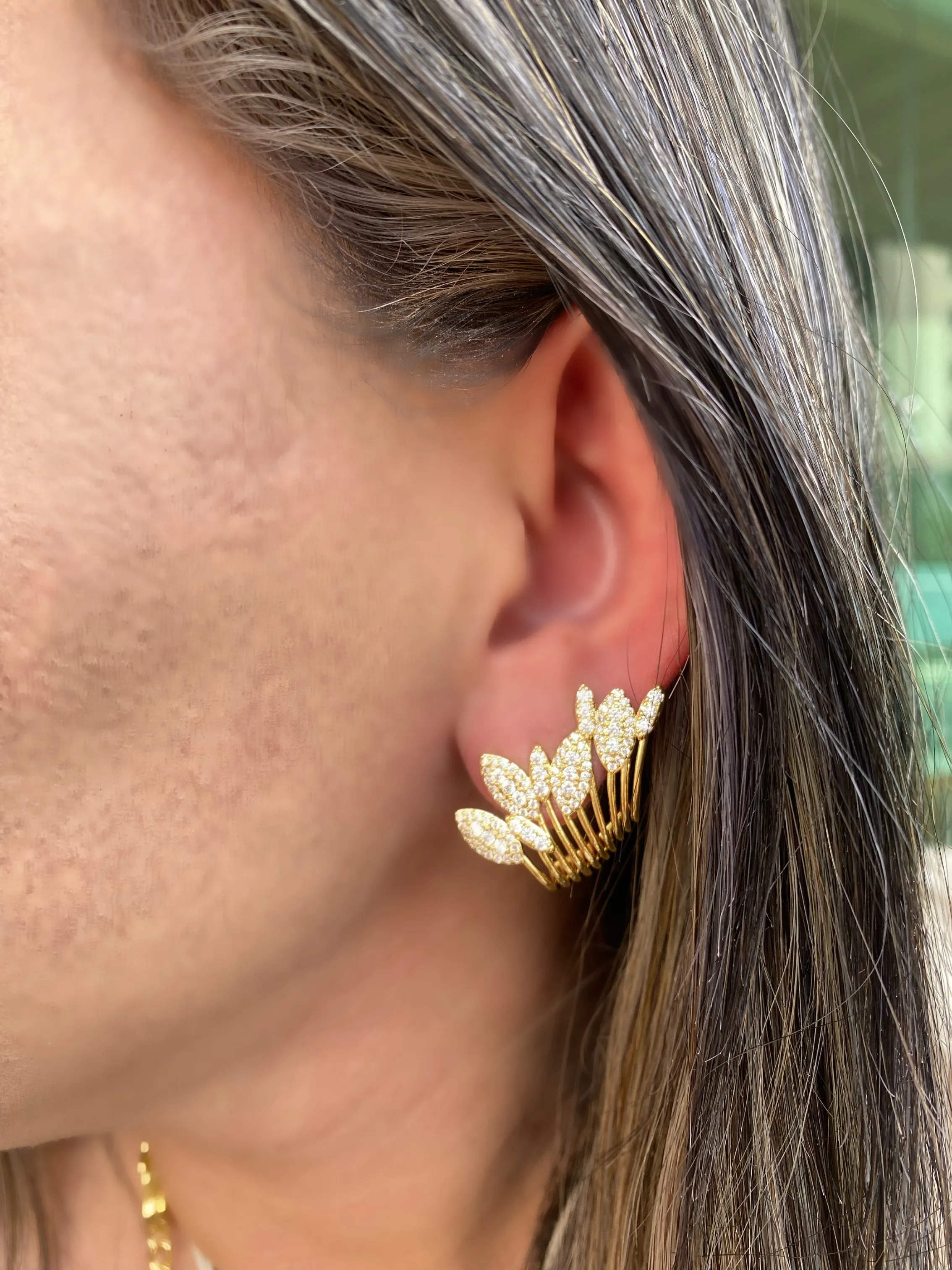 BRINCO EAR CUFF FOLHAS CRAVEJADAS