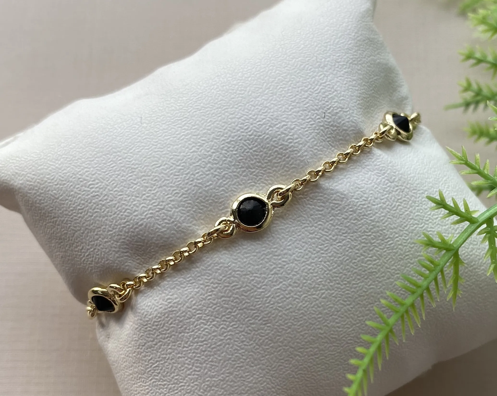 PULSEIRA INFANTIL PEDRAS PRETAS