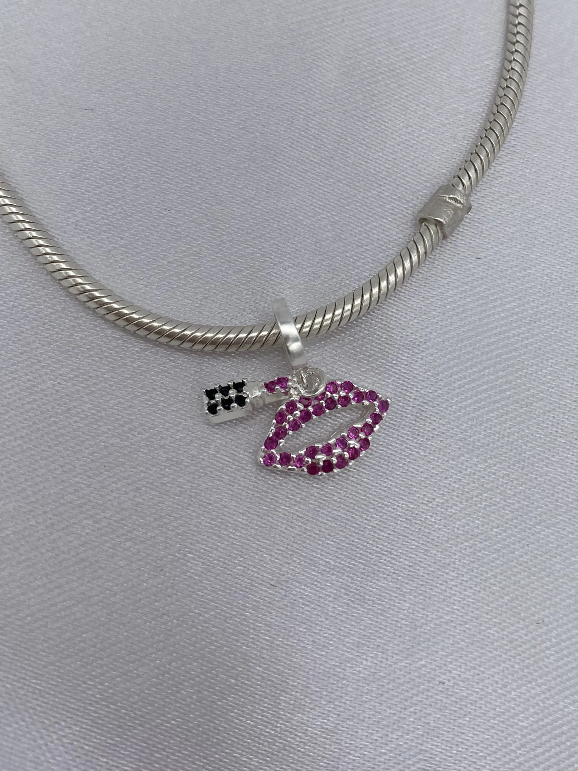 BERLOQUE PRATA BOCA E BATON CRAVEJADO ROSA
