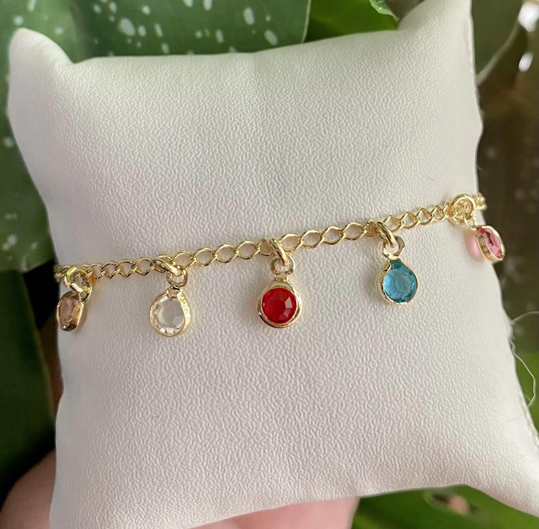 PULSEIRA INFANTIL PEDRAS COLORIDAS PENDURADAS