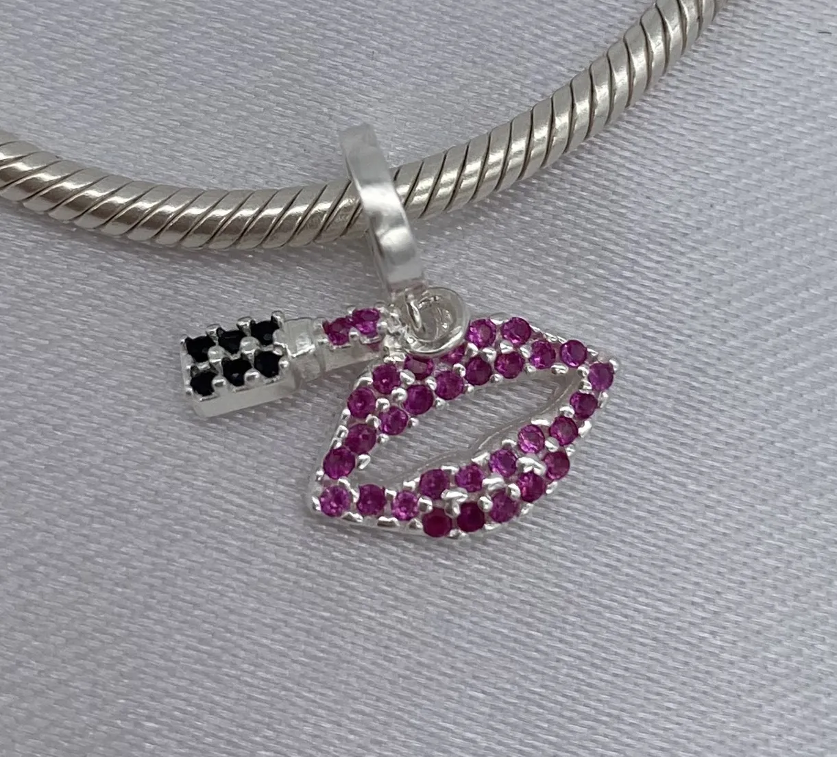 BERLOQUE PRATA BOCA E BATON CRAVEJADO ROSA