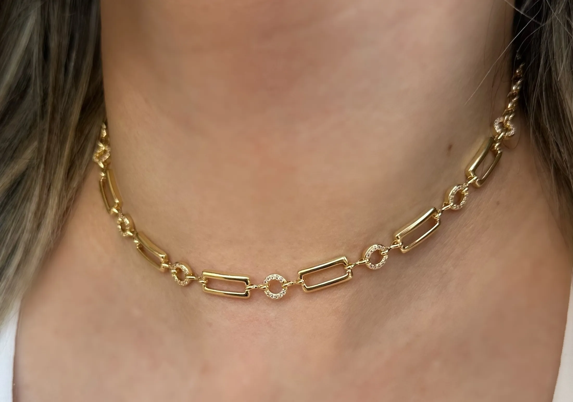 CHOKER ELOS CRAVEJADOS E LISOS