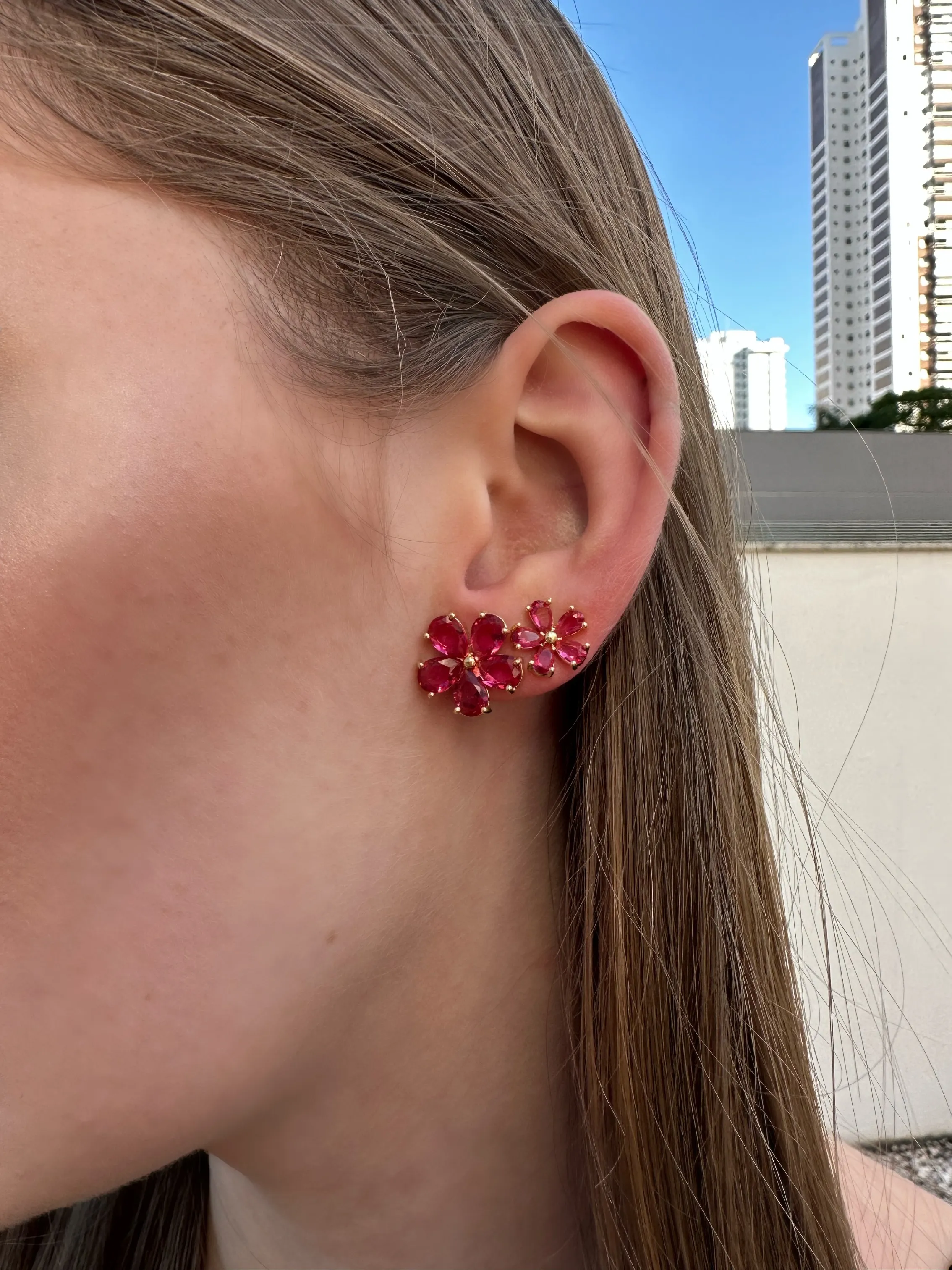 BRINCO DUPLA FLOR ZIRCONIAS MELÂNCIA