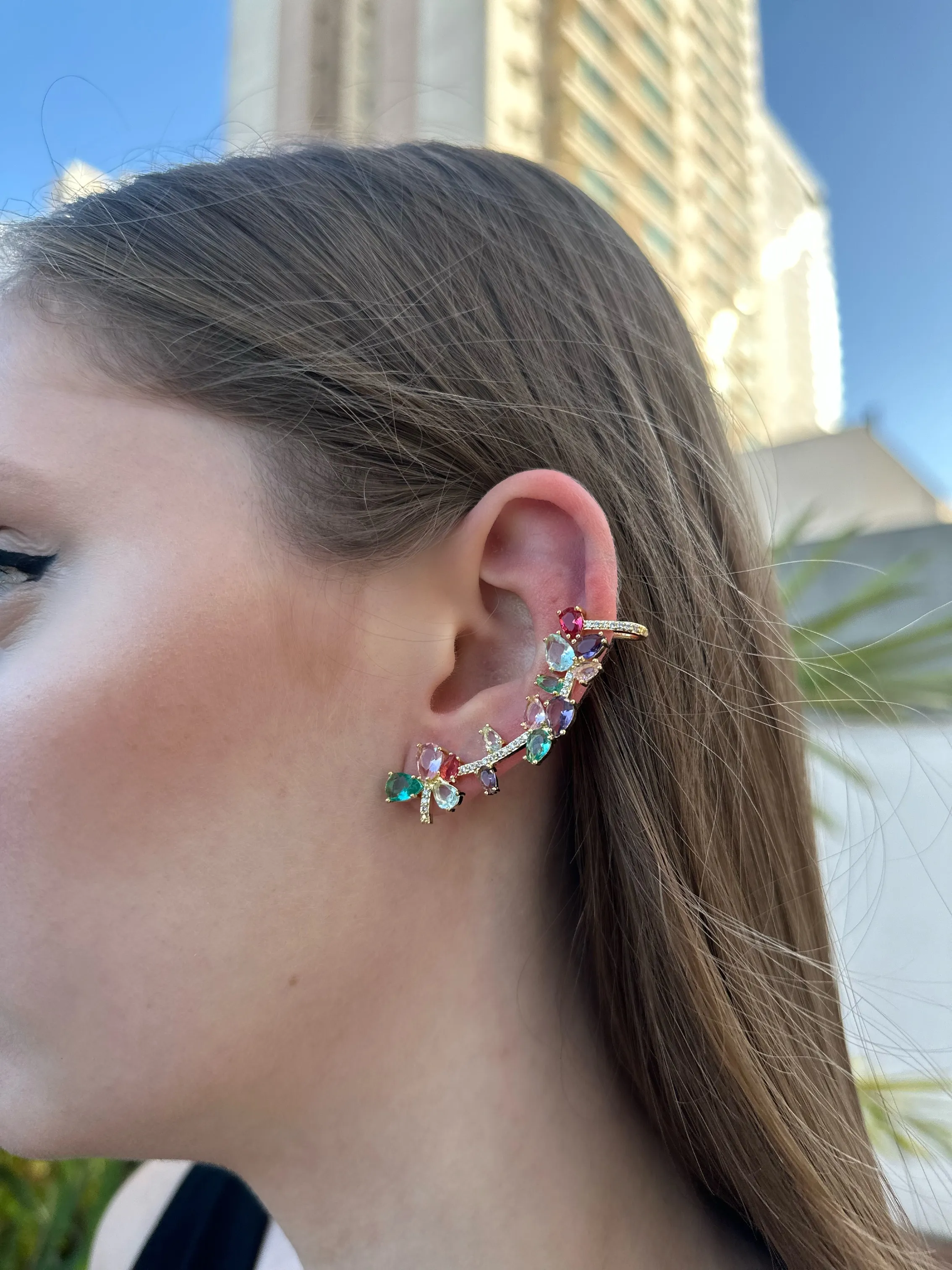 BRINCO EAR CUFF CRAVEJADO COM PEDRAS COLORS