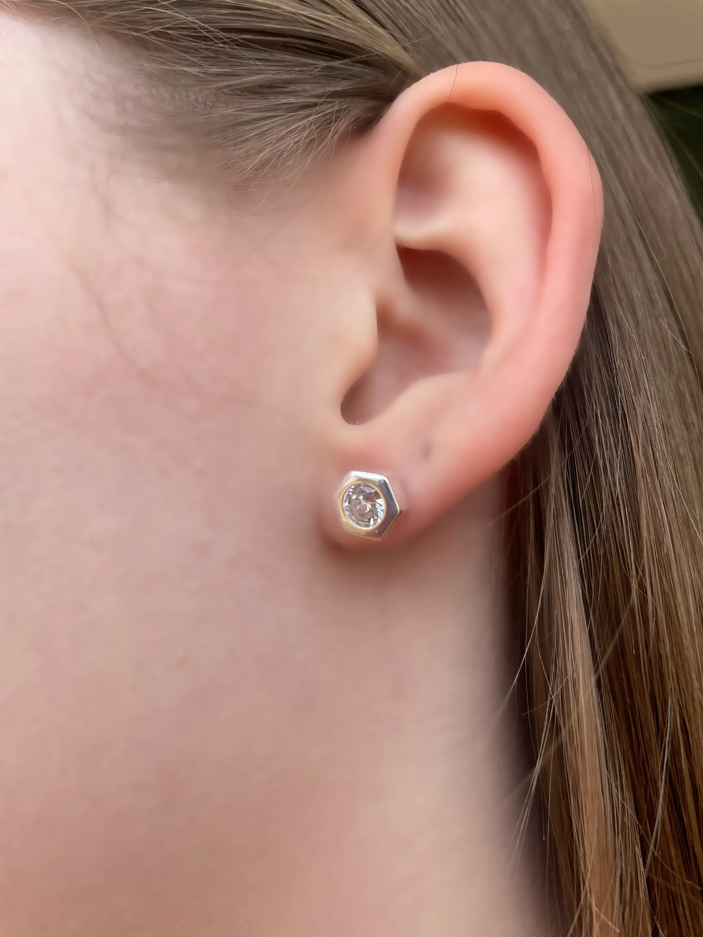 BRINCO PRATA HEXAGONAL ZIRCONIA CRISTAL