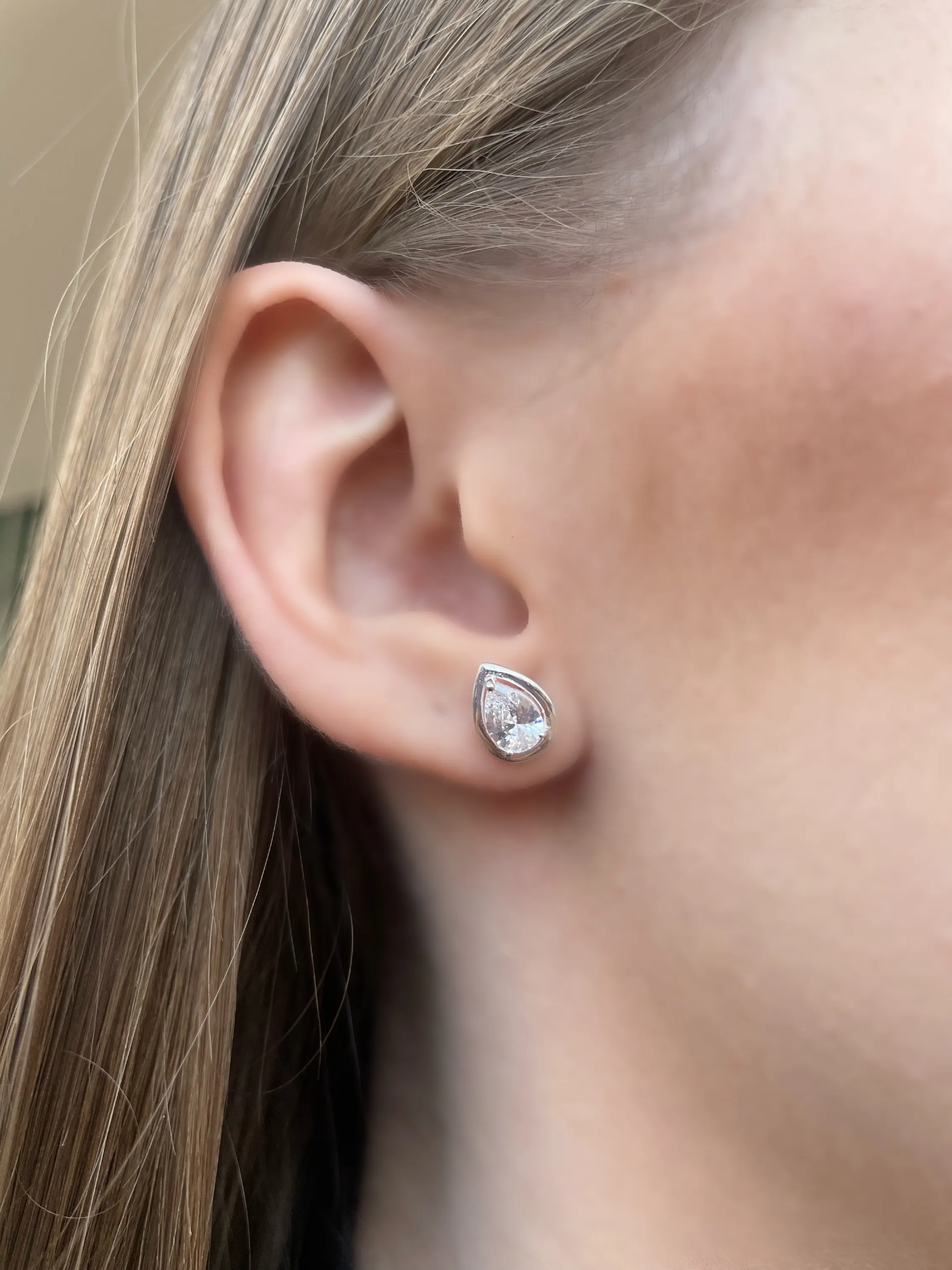 BRINCO PRATA GOTA ZIRCONIA CRISTAL
