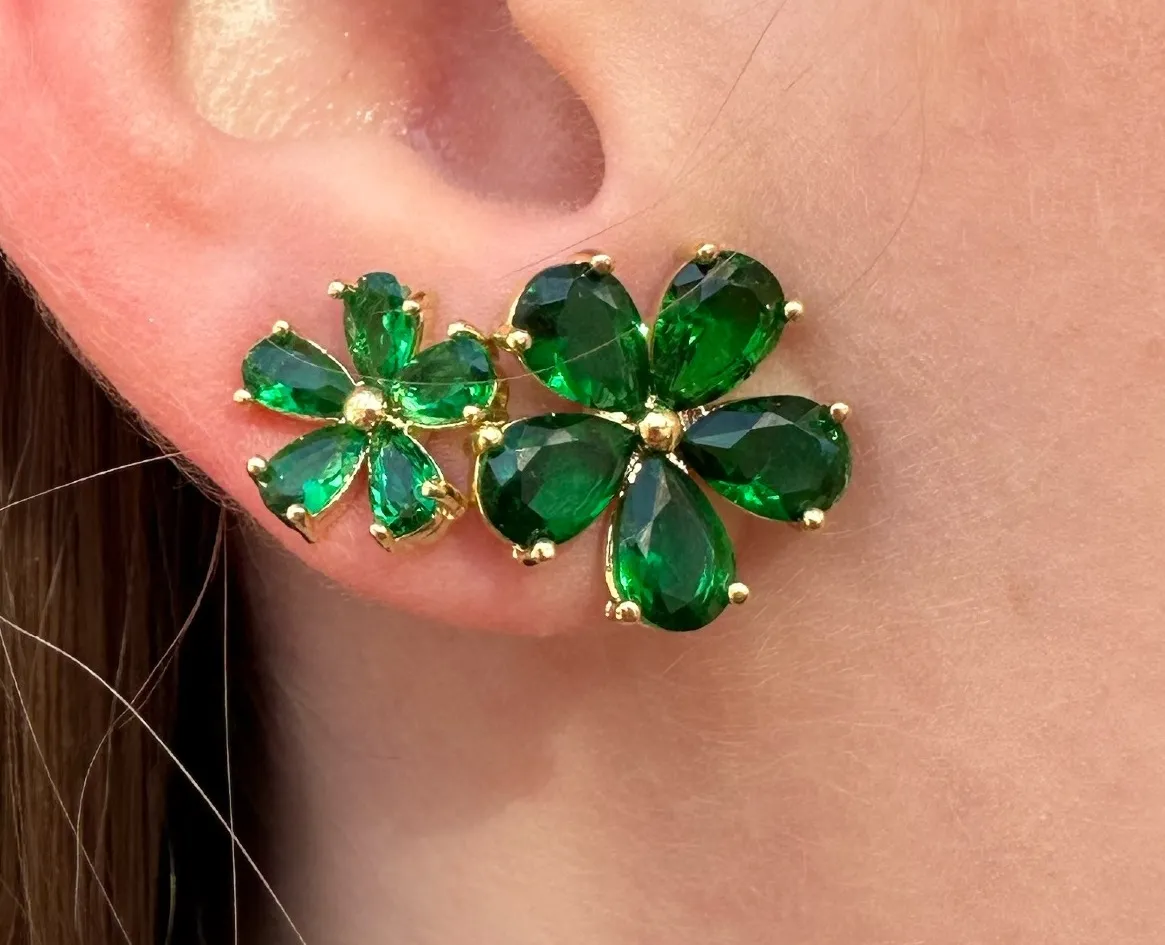 BRINCO DUPLA FLOR ZIRCONIAS VERDE ESMERALDA