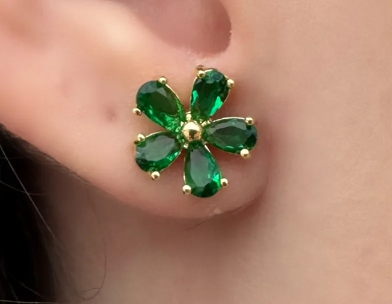 BRINCO FLOR ZIRCONIAS VERDE ESMERALDA