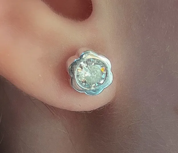 BRINCO PRATA FLOR PEDRA CRISTAL