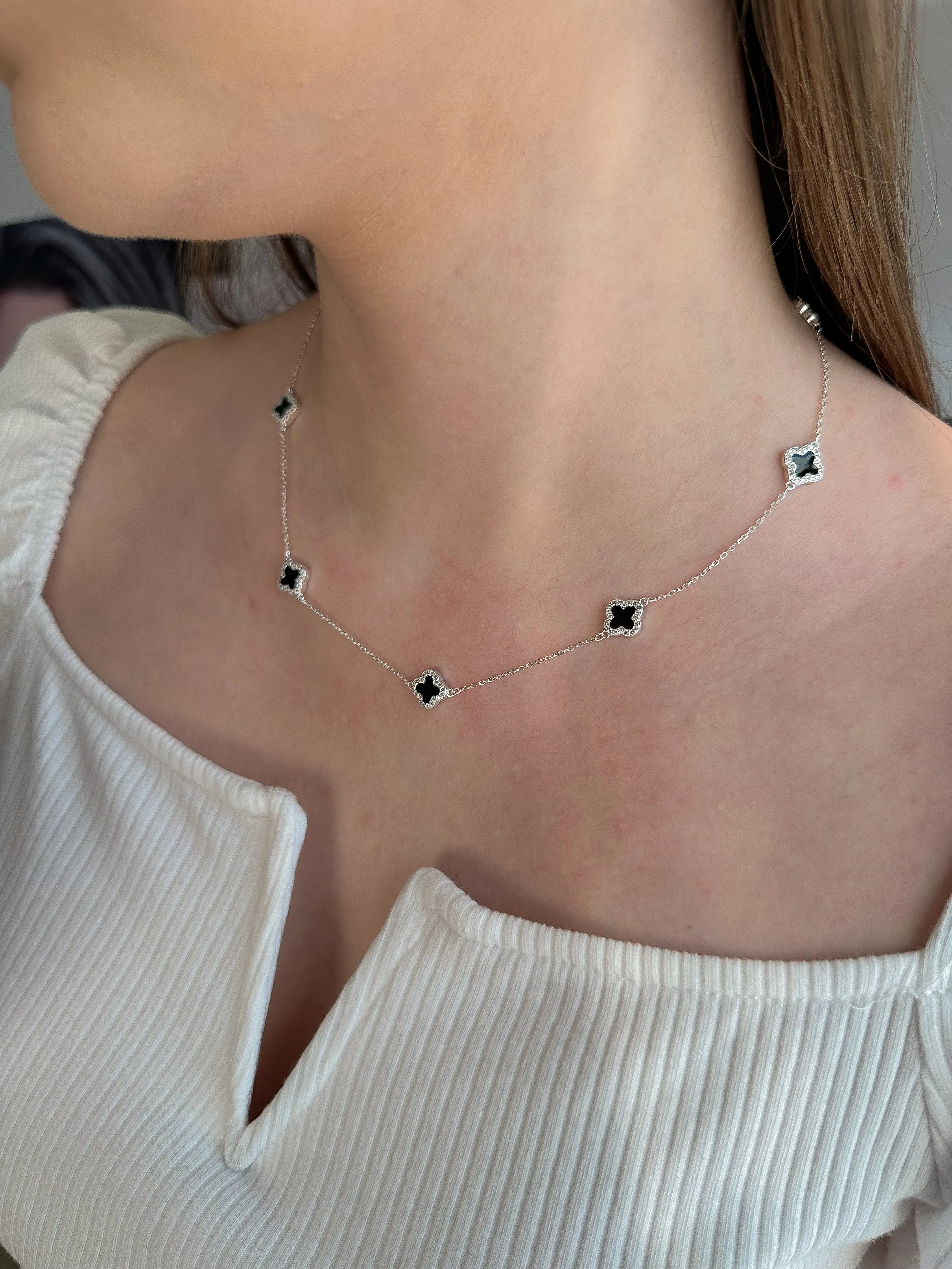 CHOKER PRATA INSPIRAÇÃO VAN CLEEF VIRGINIA CRAVEJADO
