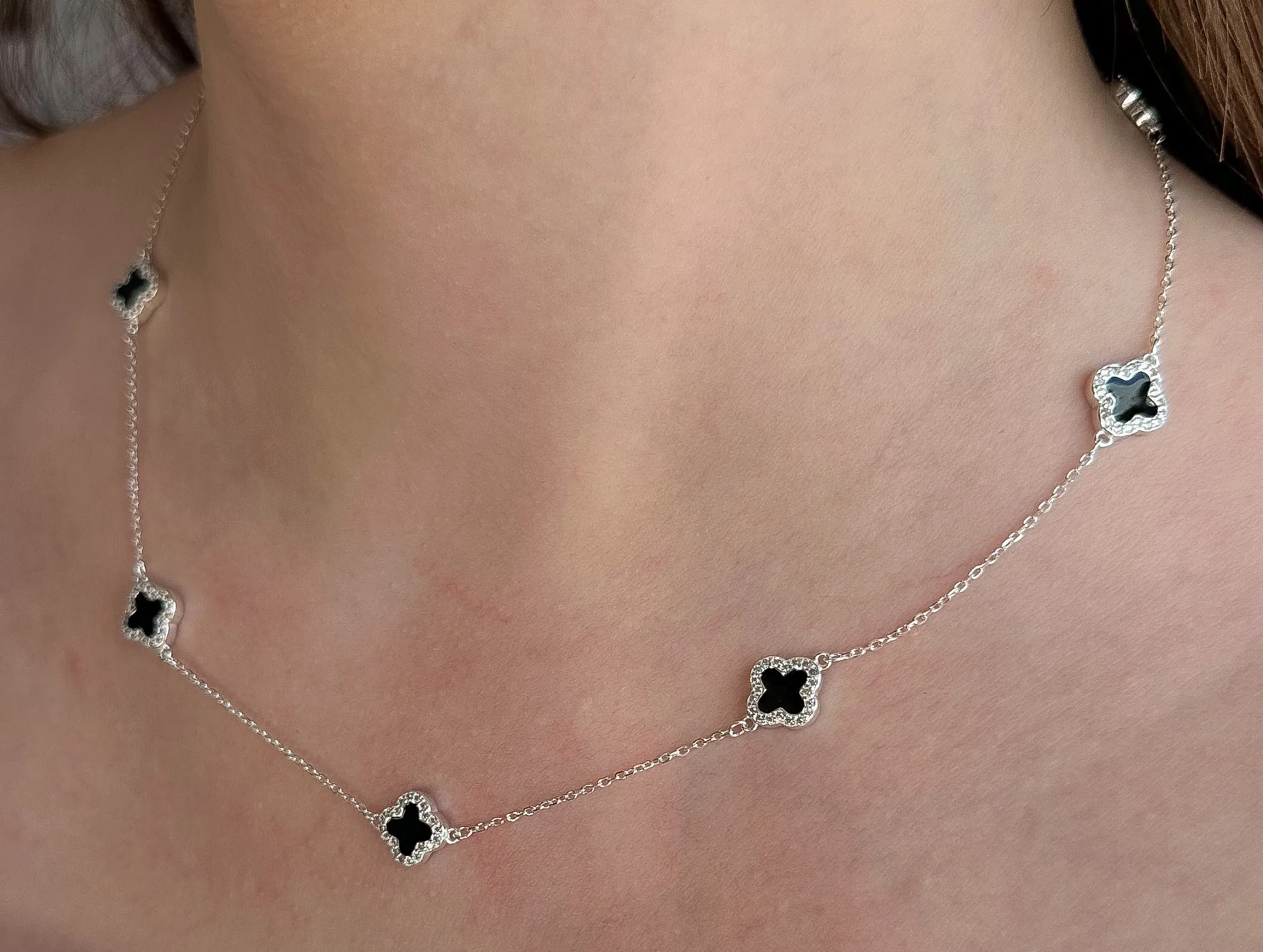 CHOKER PRATA INSPIRAÇÃO VAN CLEEF VIRGINIA CRAVEJADO