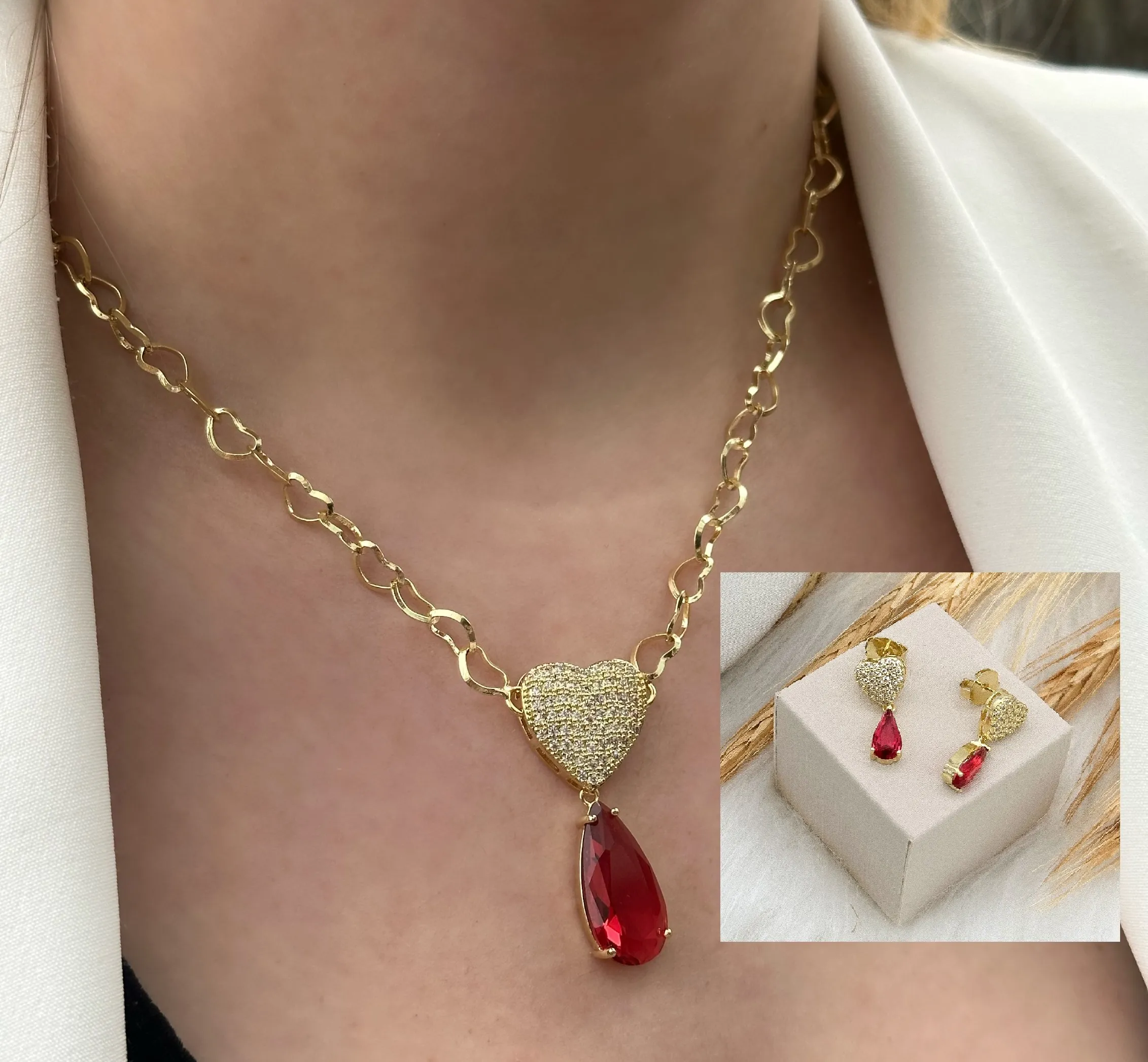 CONJUNTO CORAÇÃO CRAVEJADO GOTA RUBI
