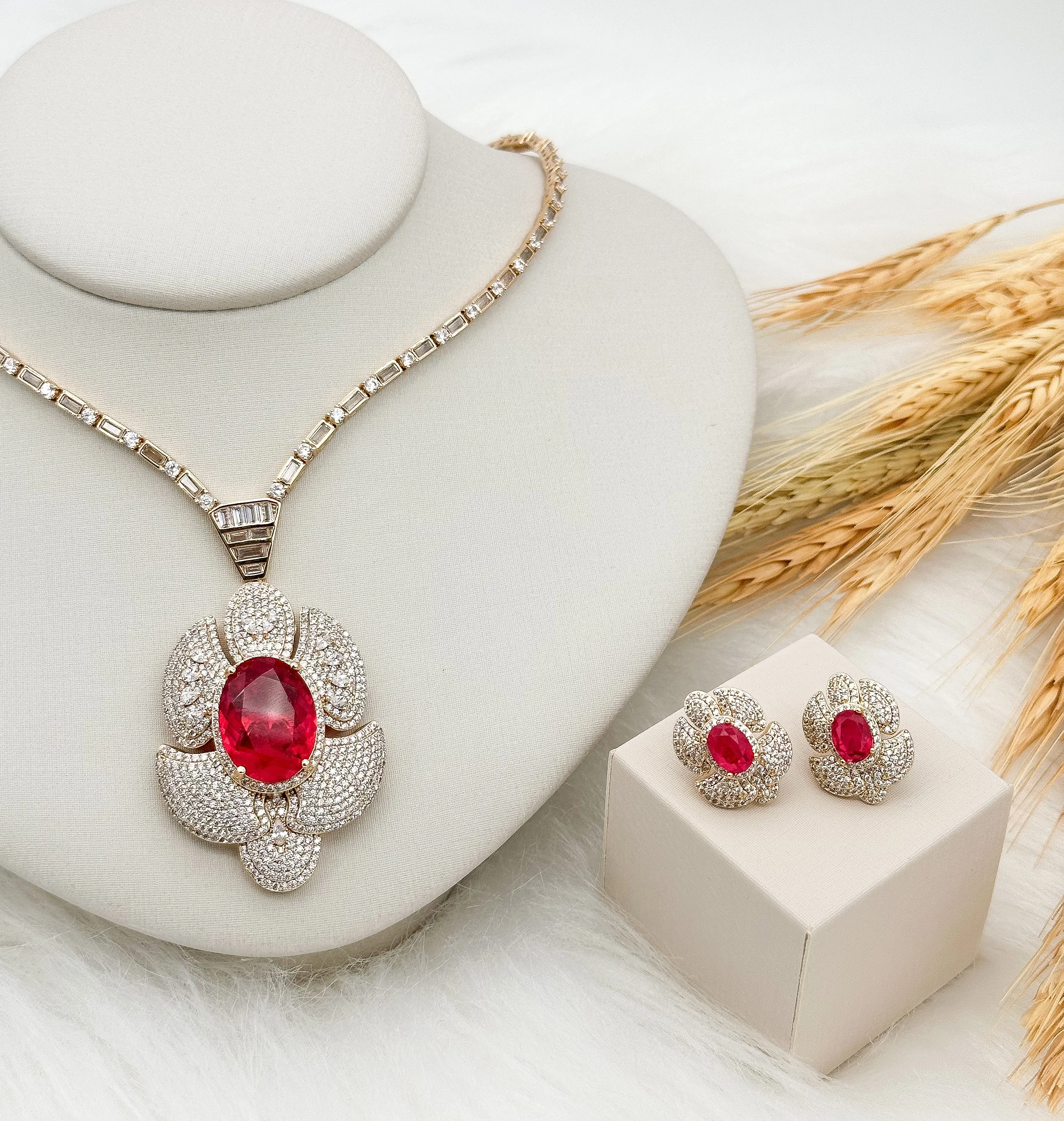 CONJUNTO LUXURI CRAVEJADO PEDRA FUSION RUBI