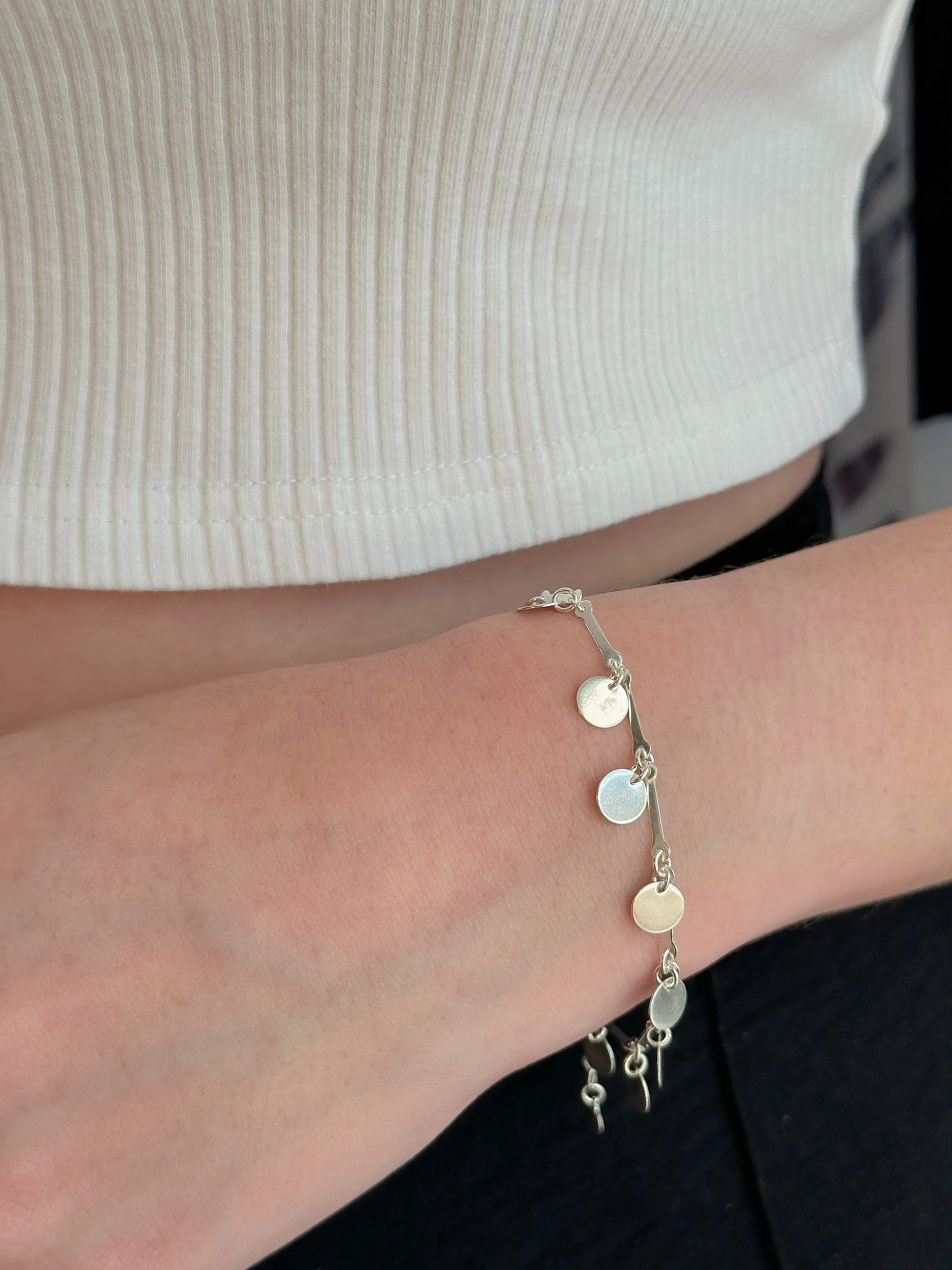 PULSEIRA PRATA MEDALHINHA COM BASTÃO