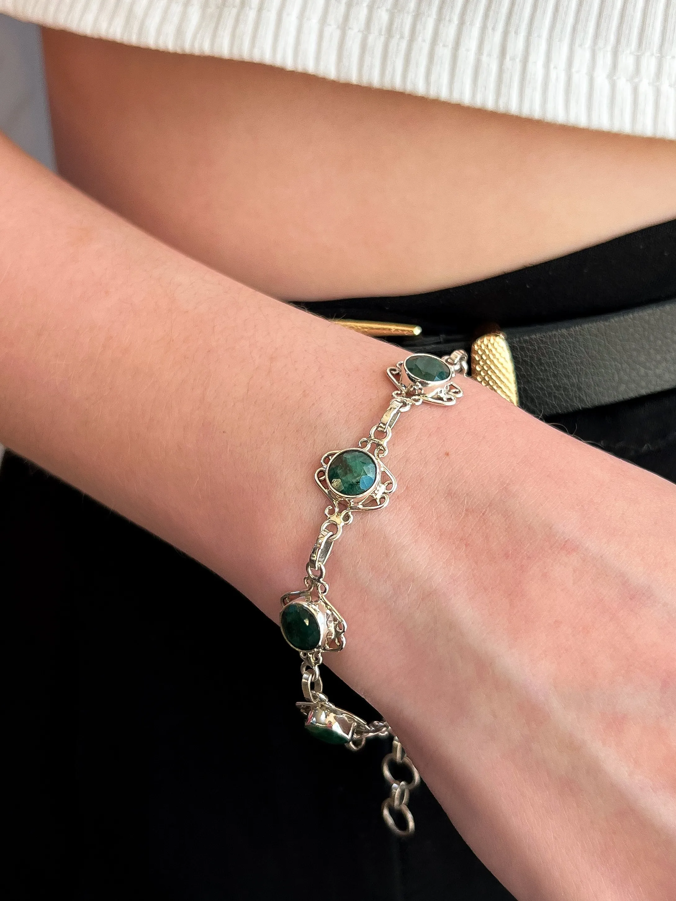 PULSEIRA PRATA PEDRA ESMERALDA NATURAL