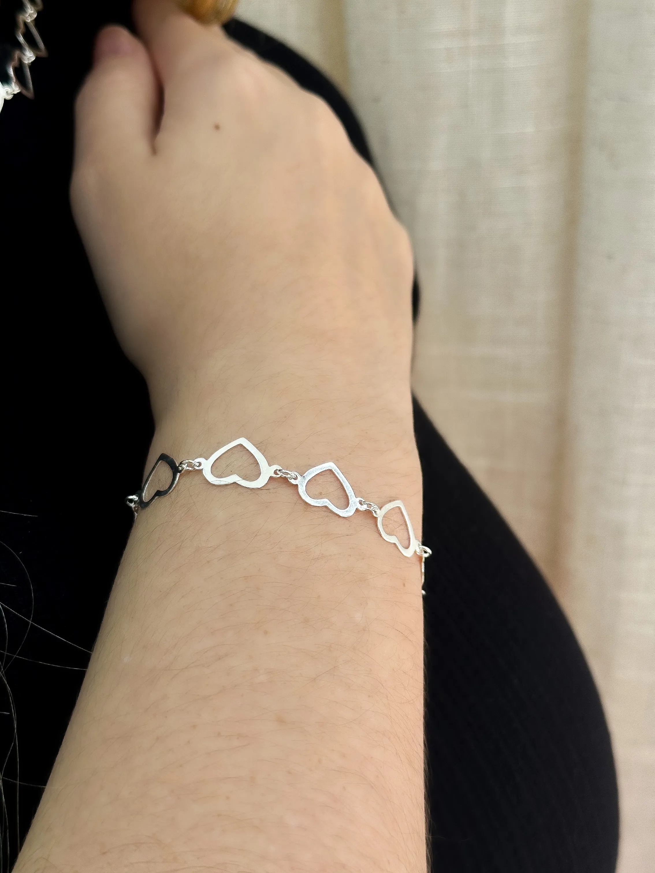PULSEIRA PRATA CORAÇÃO VAZADO