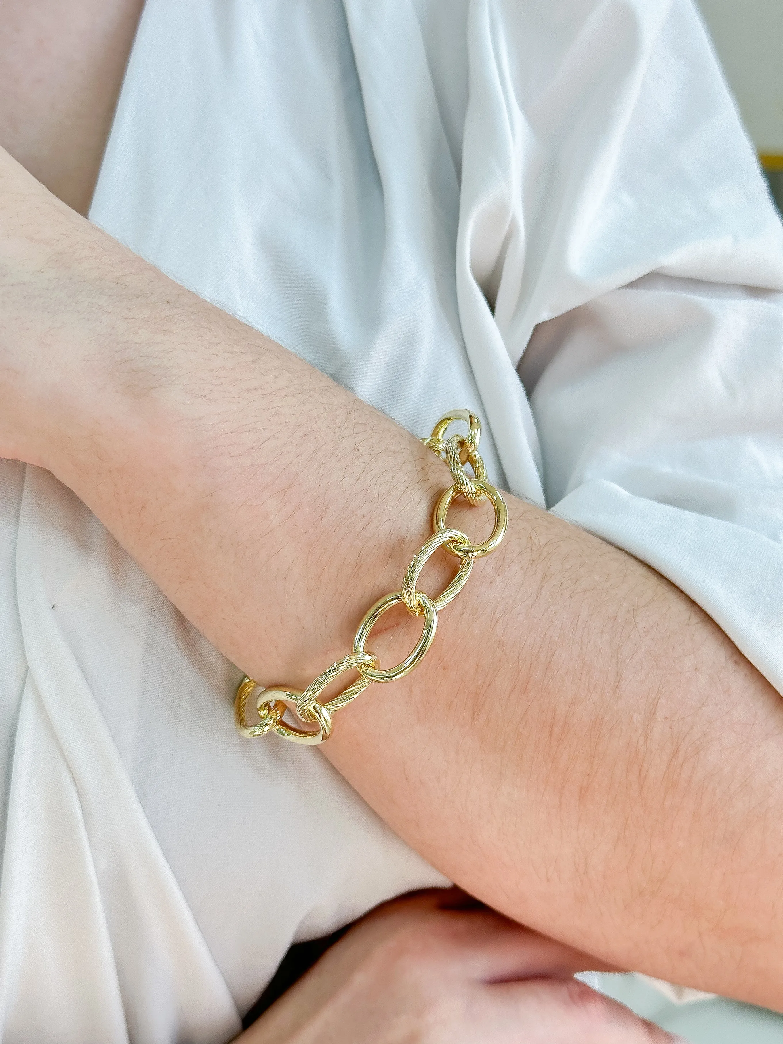 PULSEIRA ELO OVAL DIAMANTADO FECHO BOIA