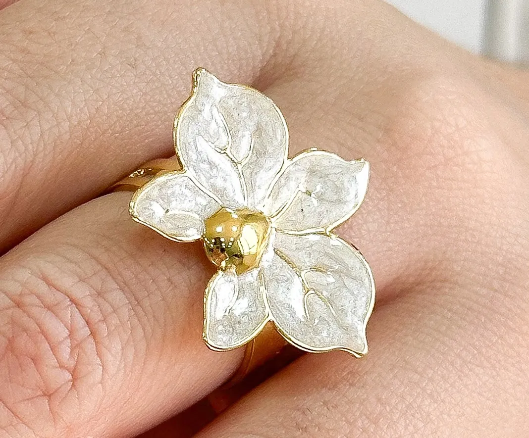 ANEL FLOR ORQUIDEA RESINADA E PEROLA REGULÁVEL