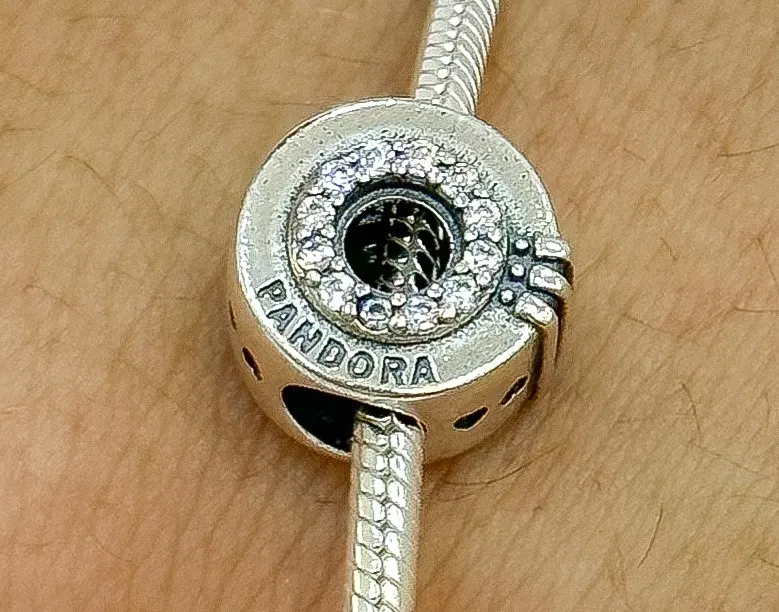 BERLOQUE PRATA SEPARADOR PANDORA CRAVEJADO