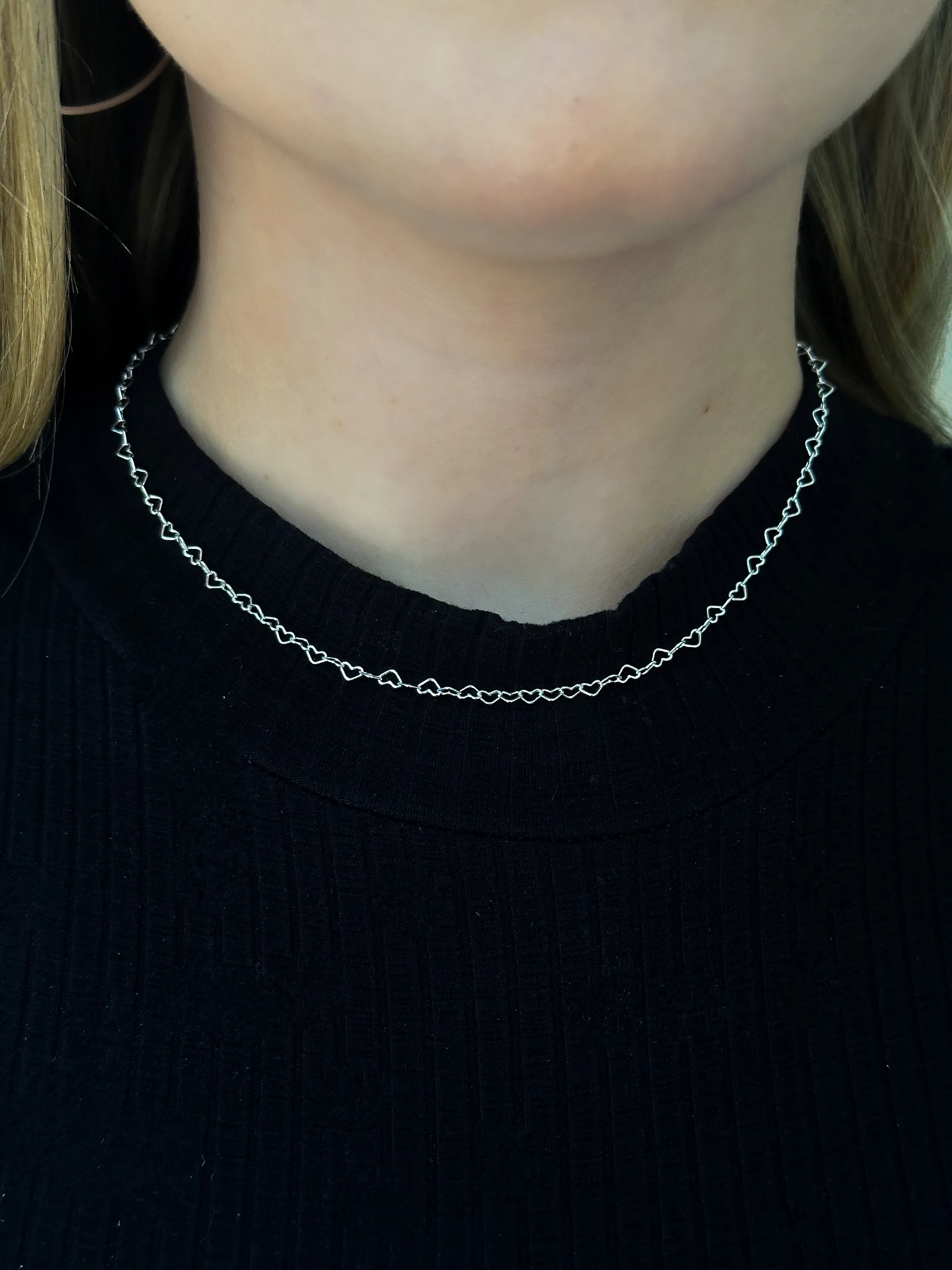 CHOKER PRATA CORAÇÃO VAZADO FIO 045