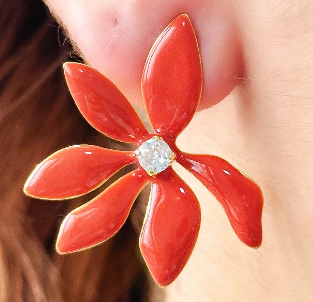 BRINCO FLOR COM PEDRA ESMALTADO TERRACOTA