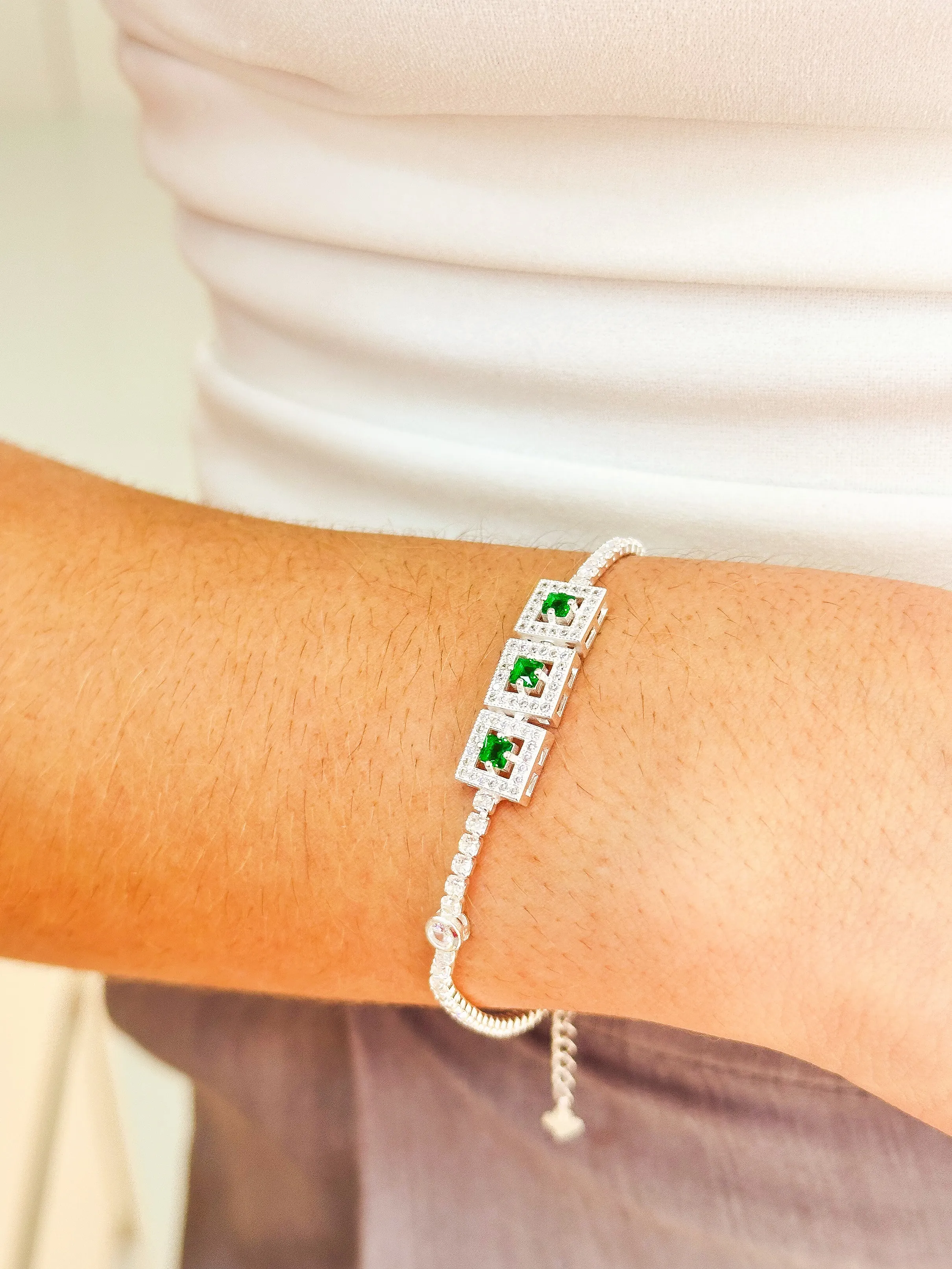 PULSEIRA PRATA RIVIERA CRAVEJADA PEDRA VERDE ESMERALDA