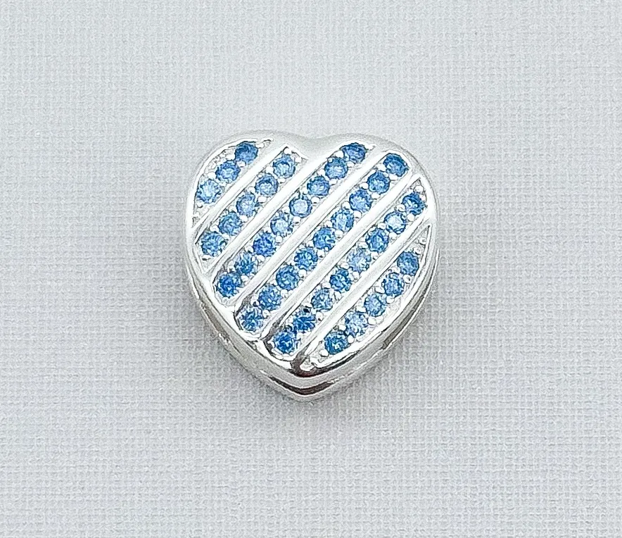 PINGENTE PRATA CORAÇÃO CRAVEJADO AZUL PARA PULSEIRA PANDORA