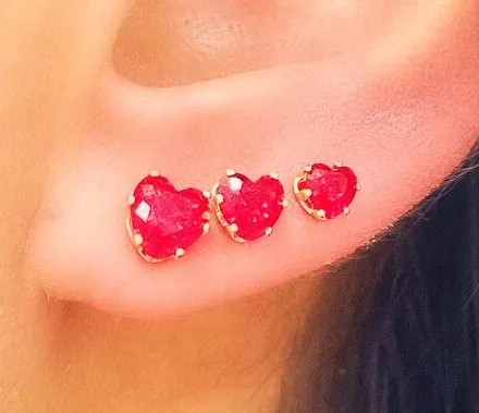 BRINCO TRIO CORAÇÃO ZIRCONIA VERMELHA