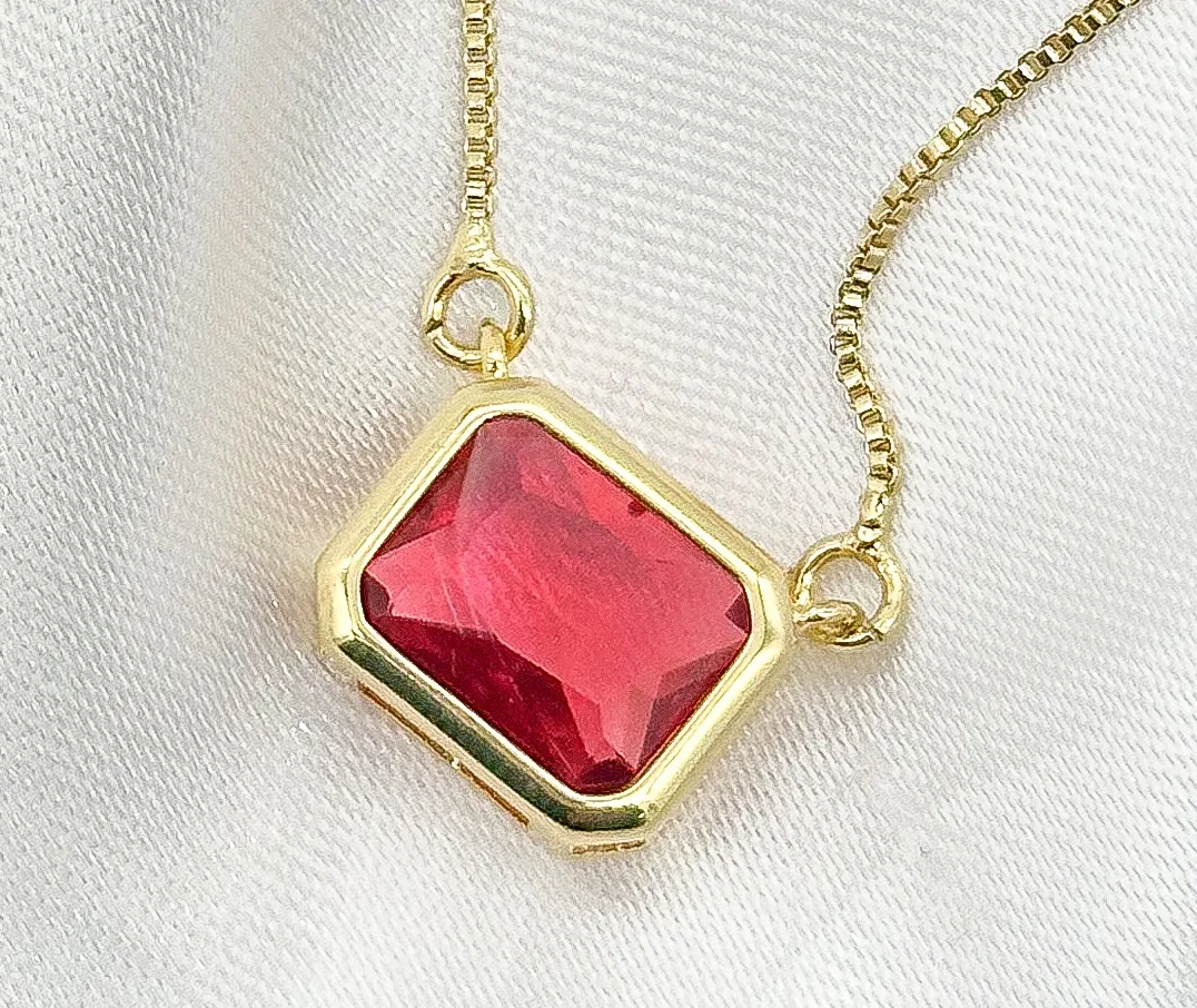 GARGANTILHA PEDRA RETÂNGULAR VERMELHO RUBI