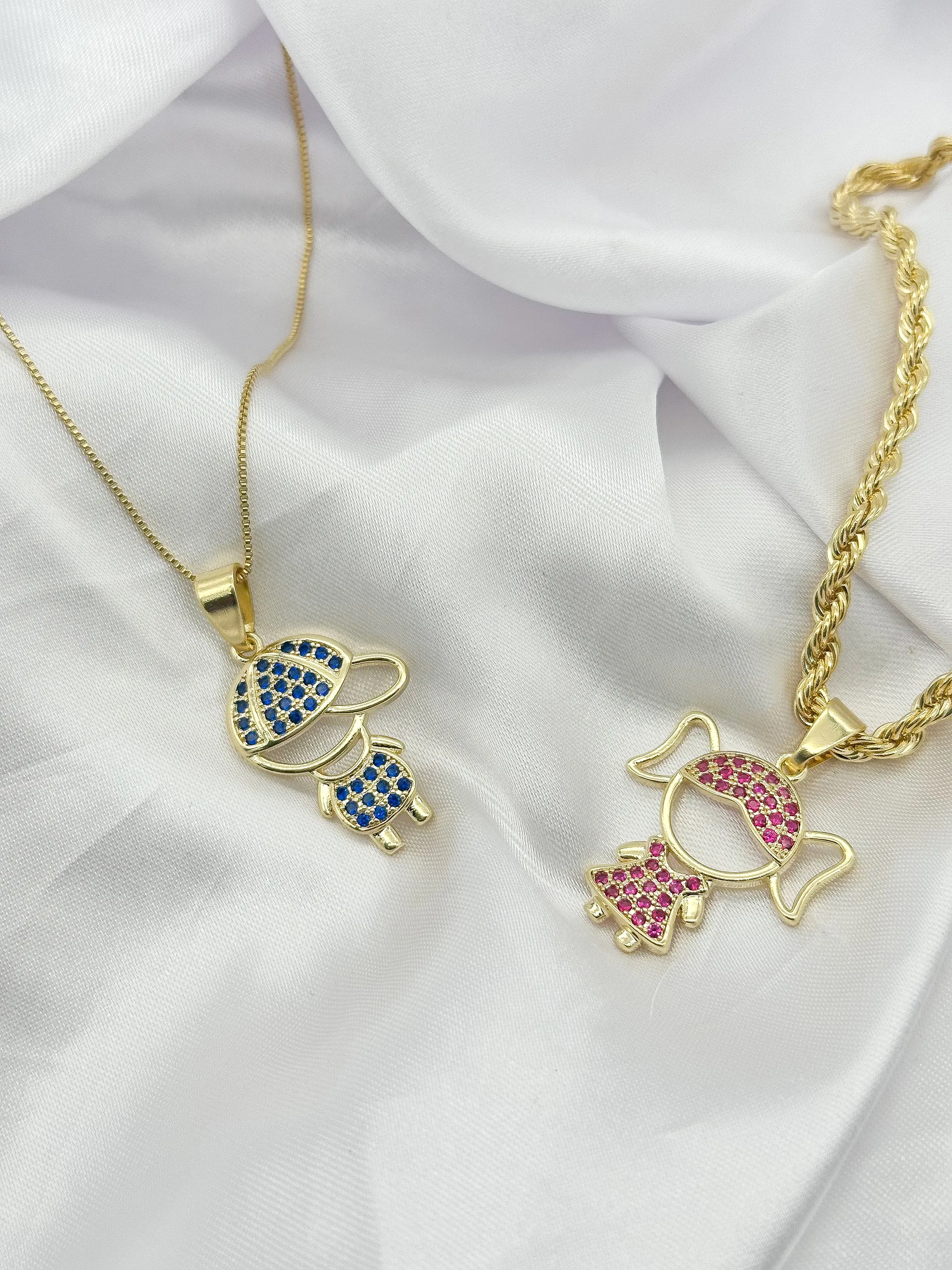 PINGENTE MENINA CRAVEJADA ZIRCONIA ROSA
