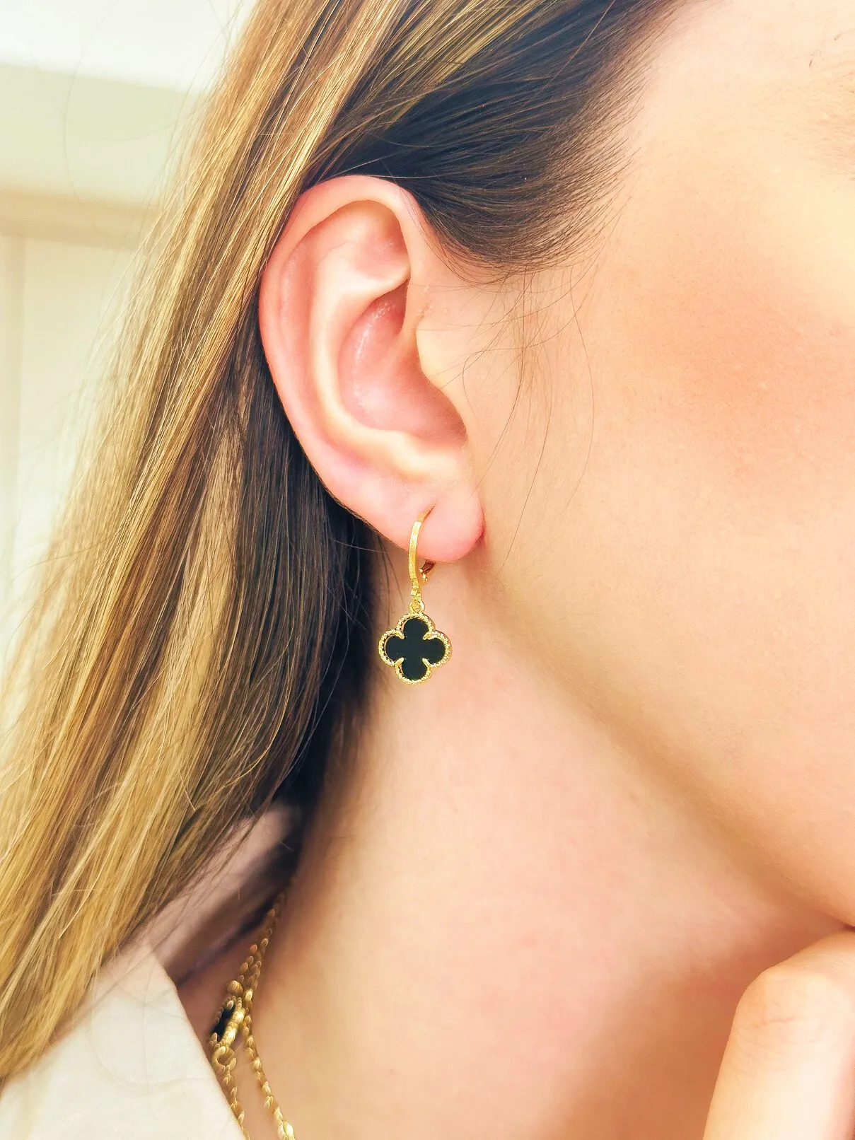 BRINCO ALHAMBRA INSPIRAÇÃO VAN CLEEF PEDRA PRETA