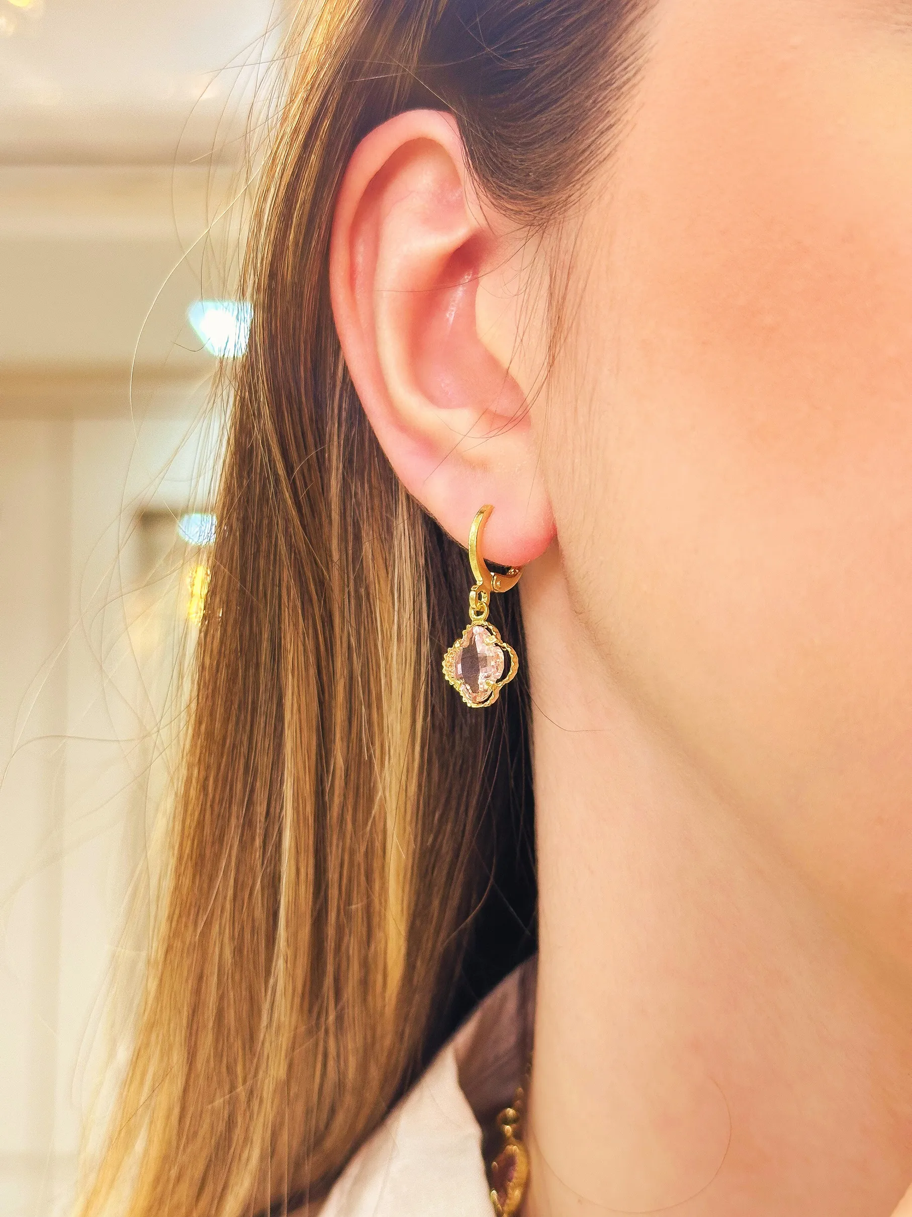 BRINCO ALHAMBRA INSPIRAÇÃO VAN CLEEF PEDRA ROSA