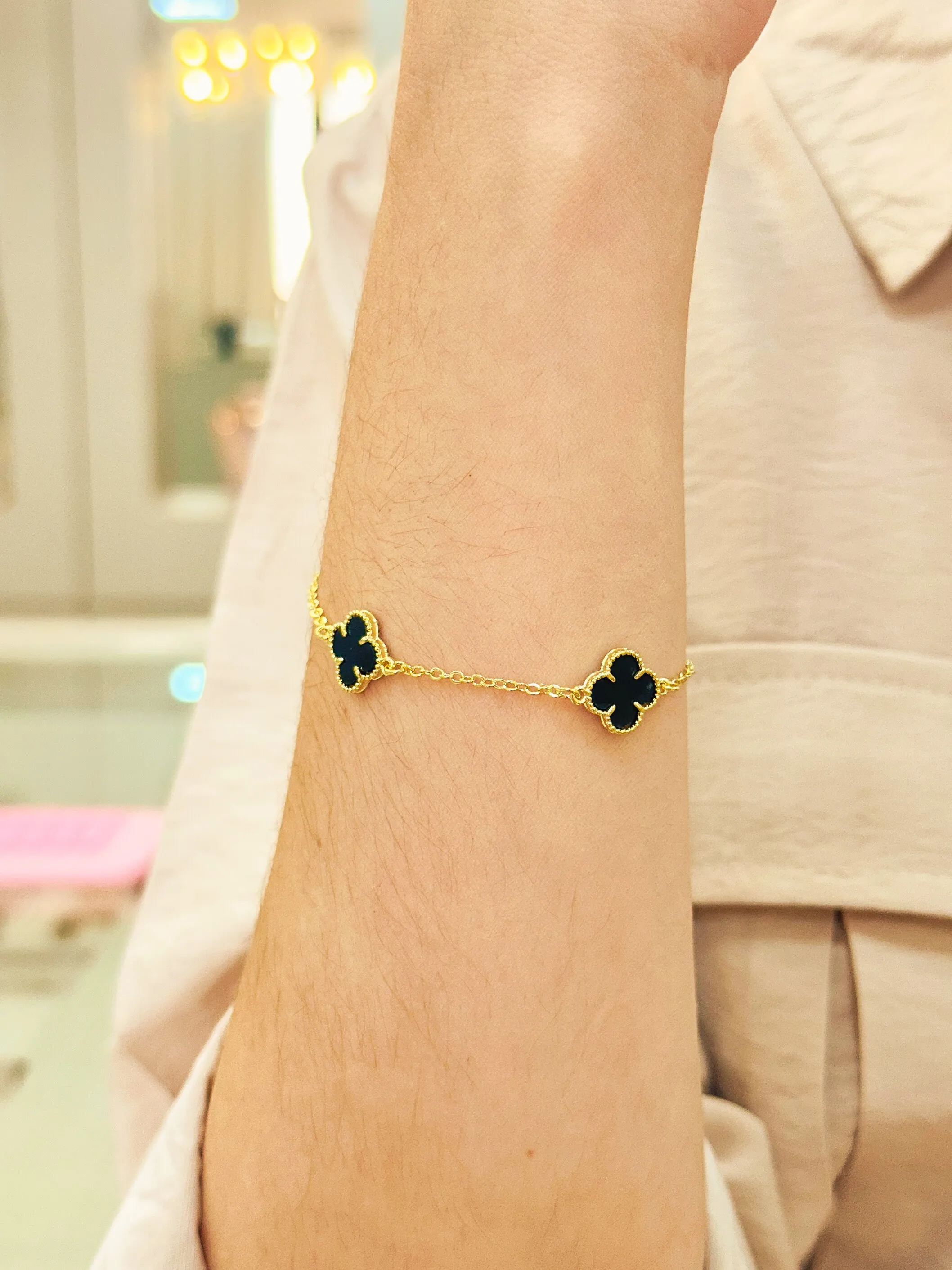 PULSEIRA ALHAMBRA INSPIRAÇÃO VAN CLEEF PEDRA PRETA