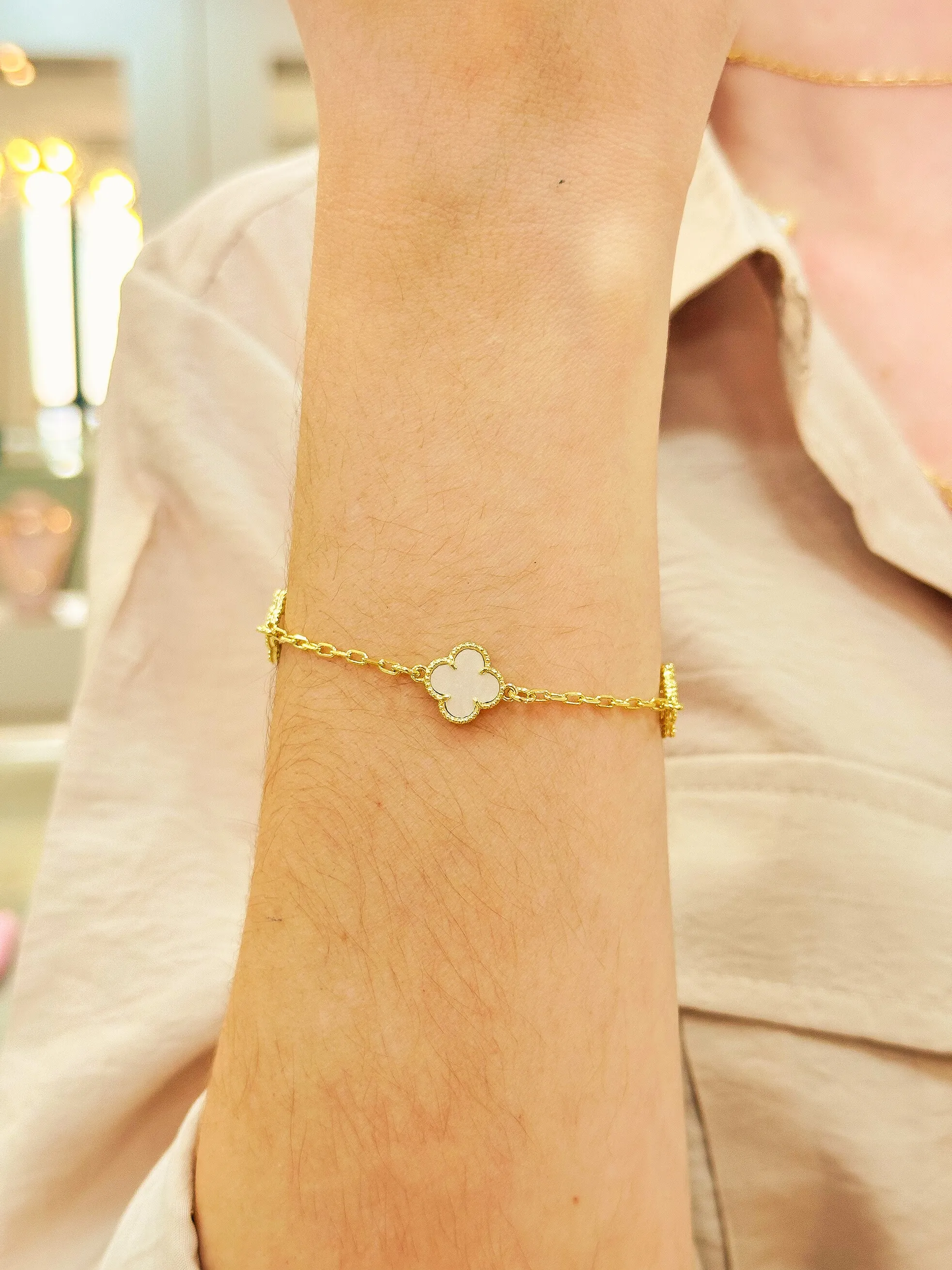 PULSEIRA ALHAMBRA INSPIRAÇÃO VAN CLEEF MADRE PEROLA