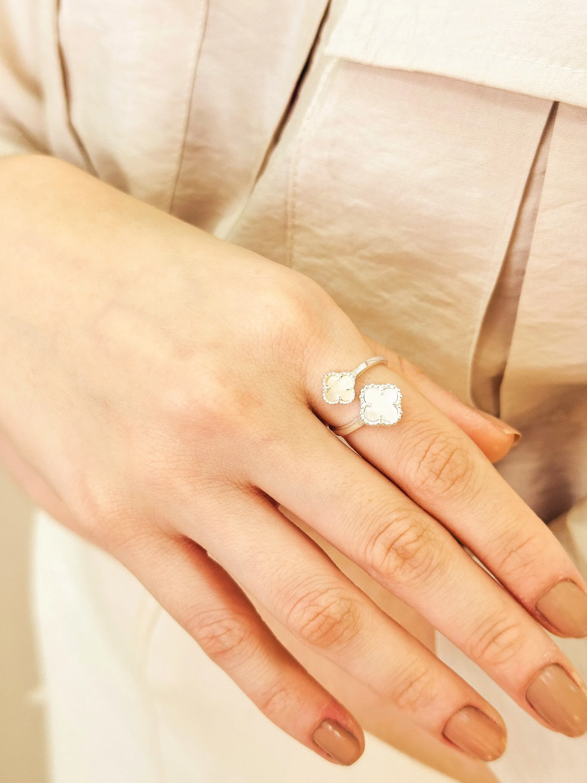 ANEL PRATA REGULÁVEL ALHAMBRA VAN CLEEF