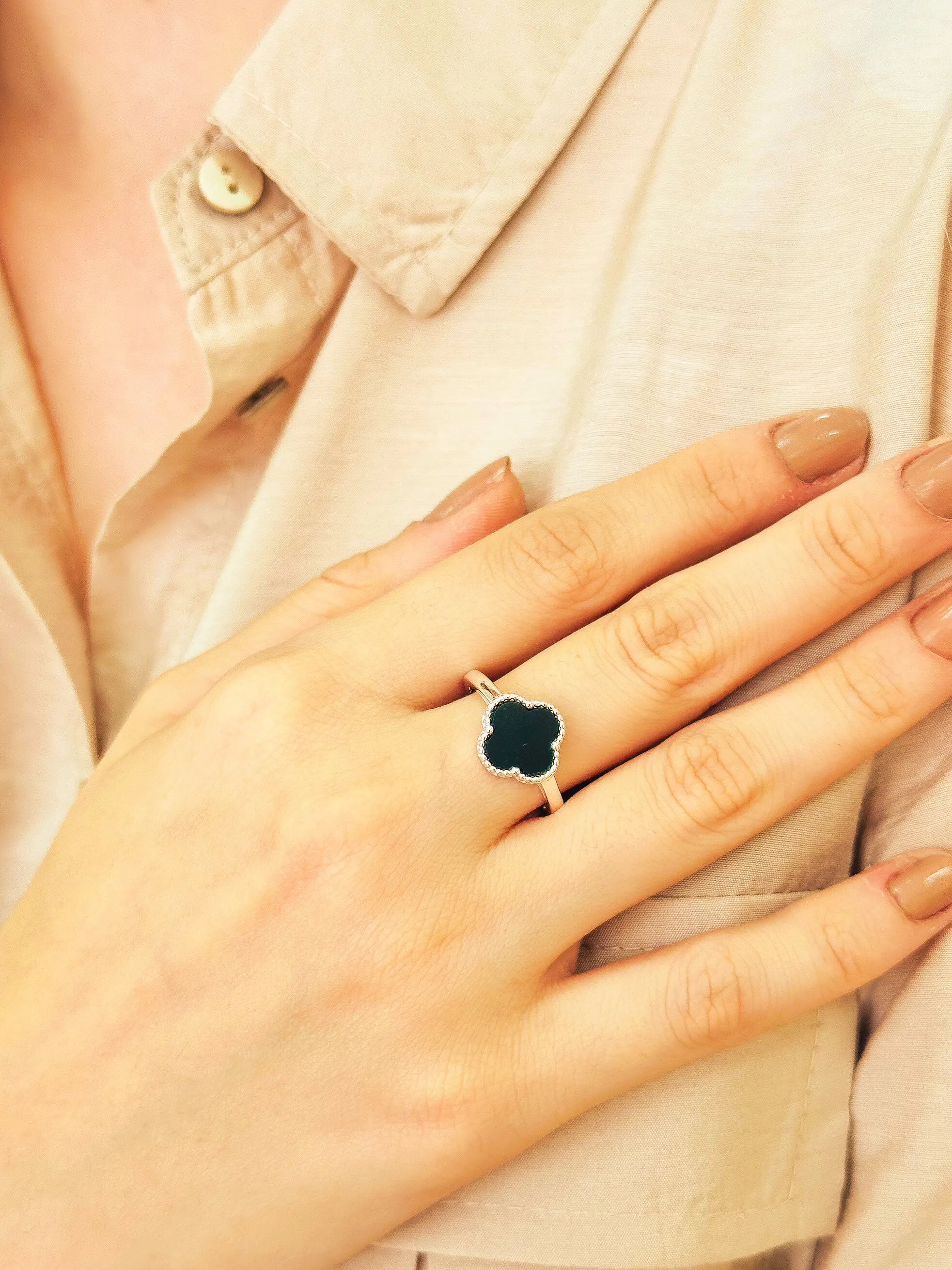 ANEL PRATA ALHAMBRA VAN CLEEF PEDRA ONIX