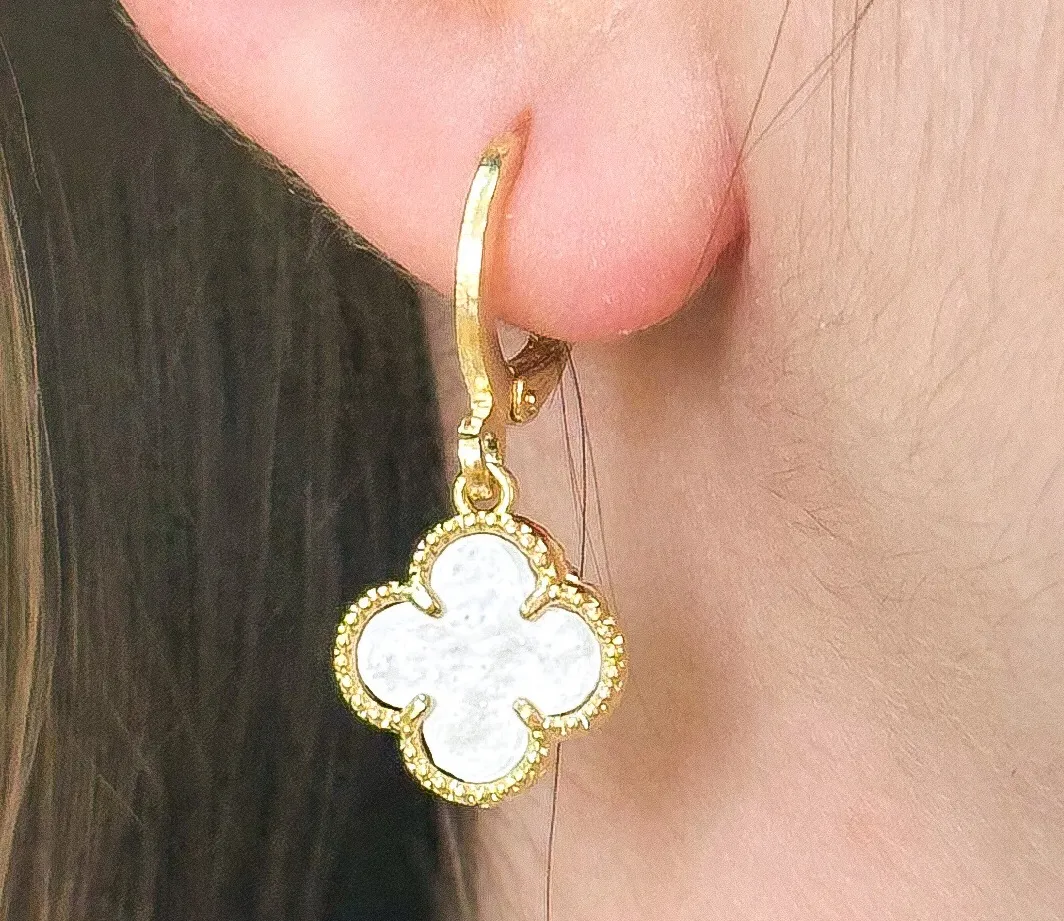 BRINCO ALHAMBRA INSPIRAÇÃO VAN CLEEF PEDRA MADRE PEROLA