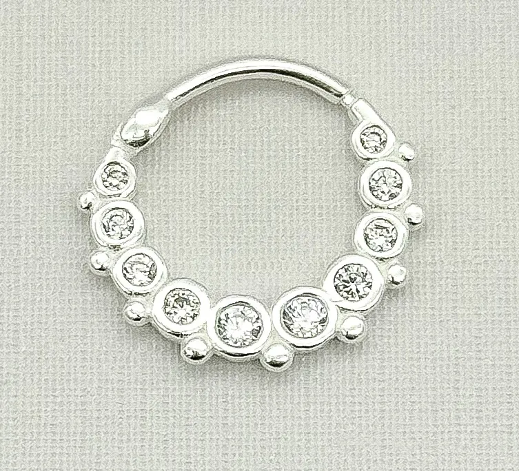 PIERCING PRATA ARGOLA CRAVEJADA CRISTAL