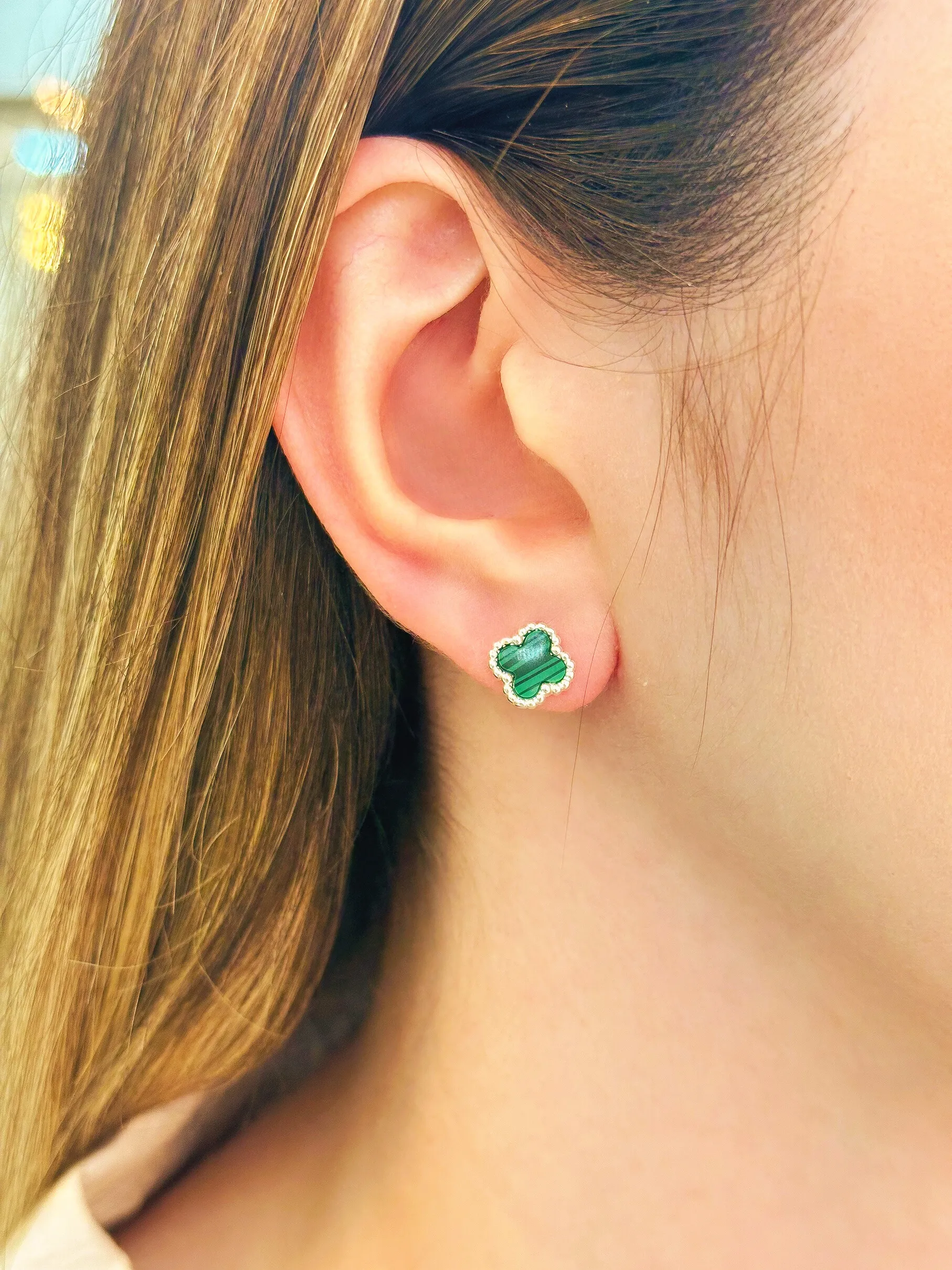 BRINCO PRATA ALHAMBRA INSPIRAÇÃO VAN CLEEF PEDRA MALEQUITA